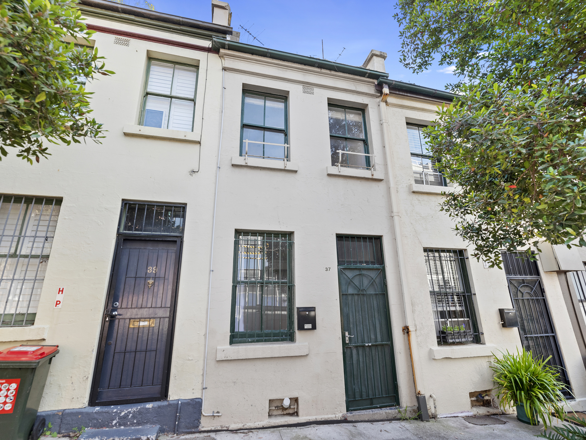 37 Yurong Street