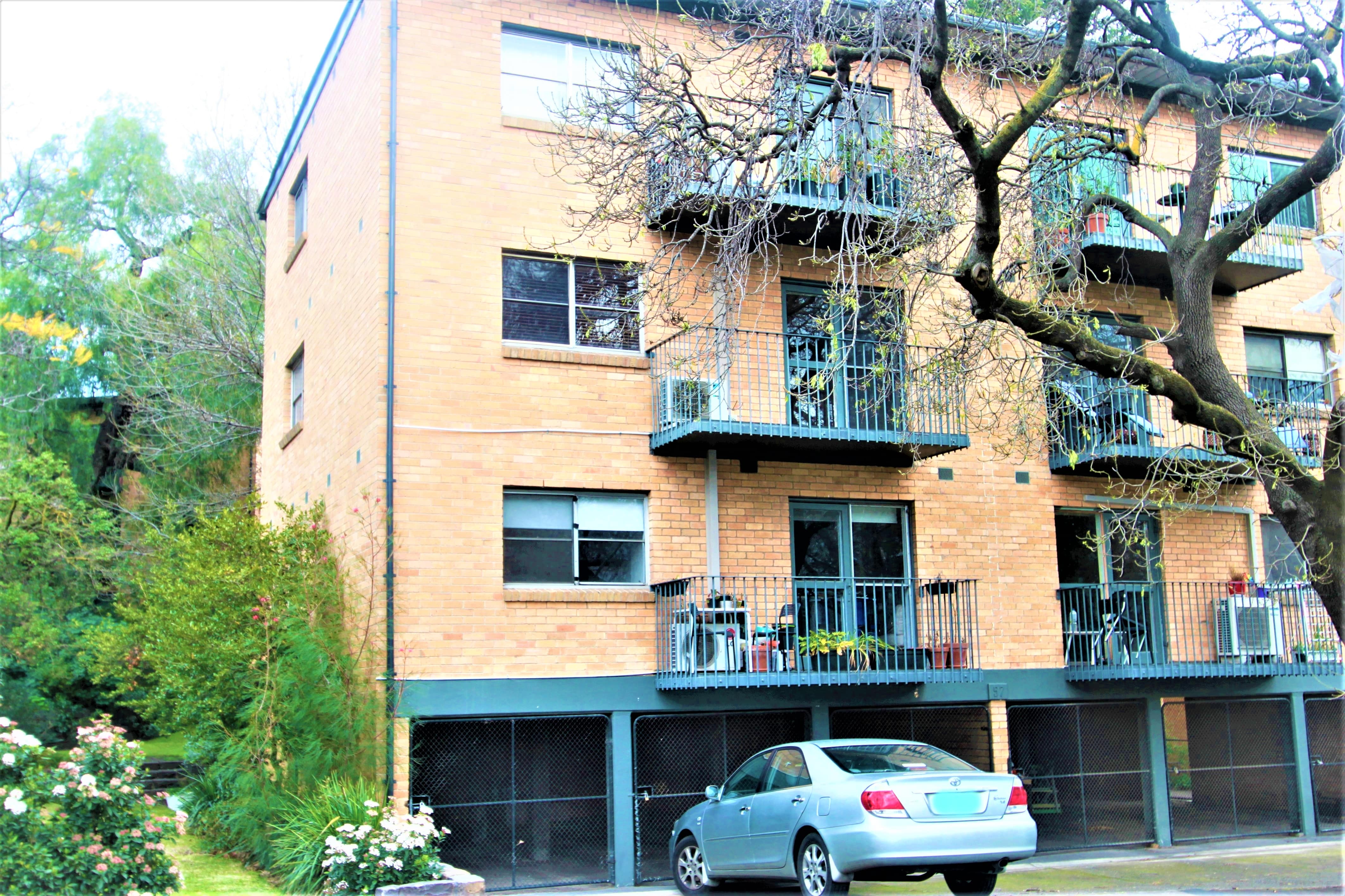 15 / 57 O'Shanassy Street, North Melbourne