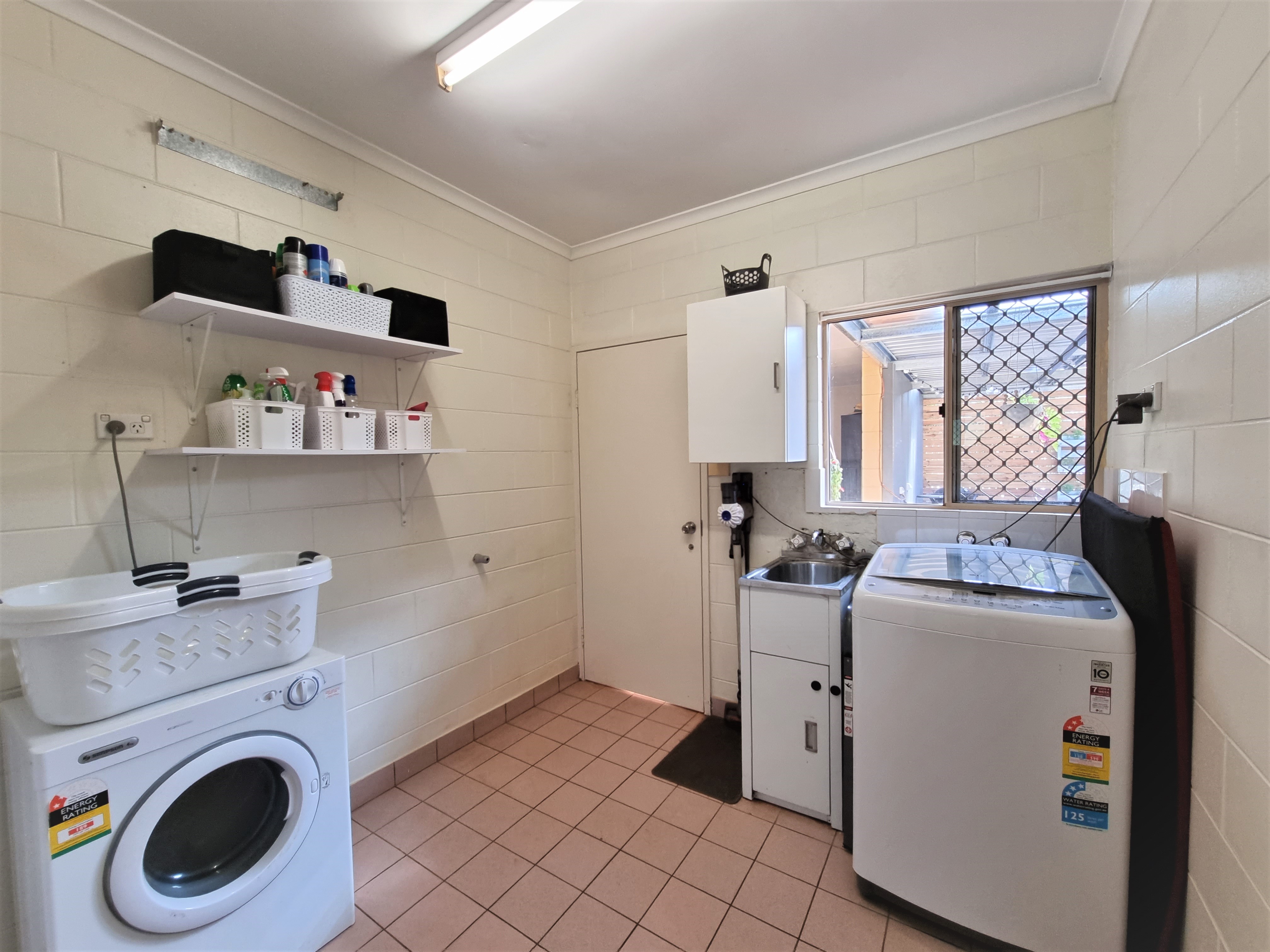 33 Viola Street, Atherton