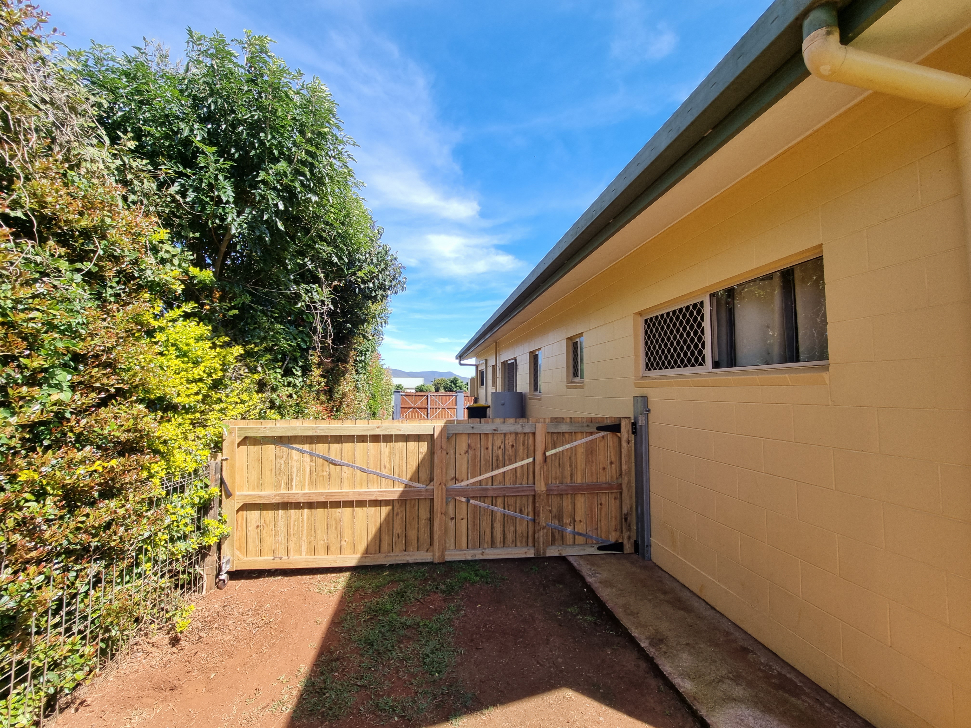 33 Viola Street, Atherton