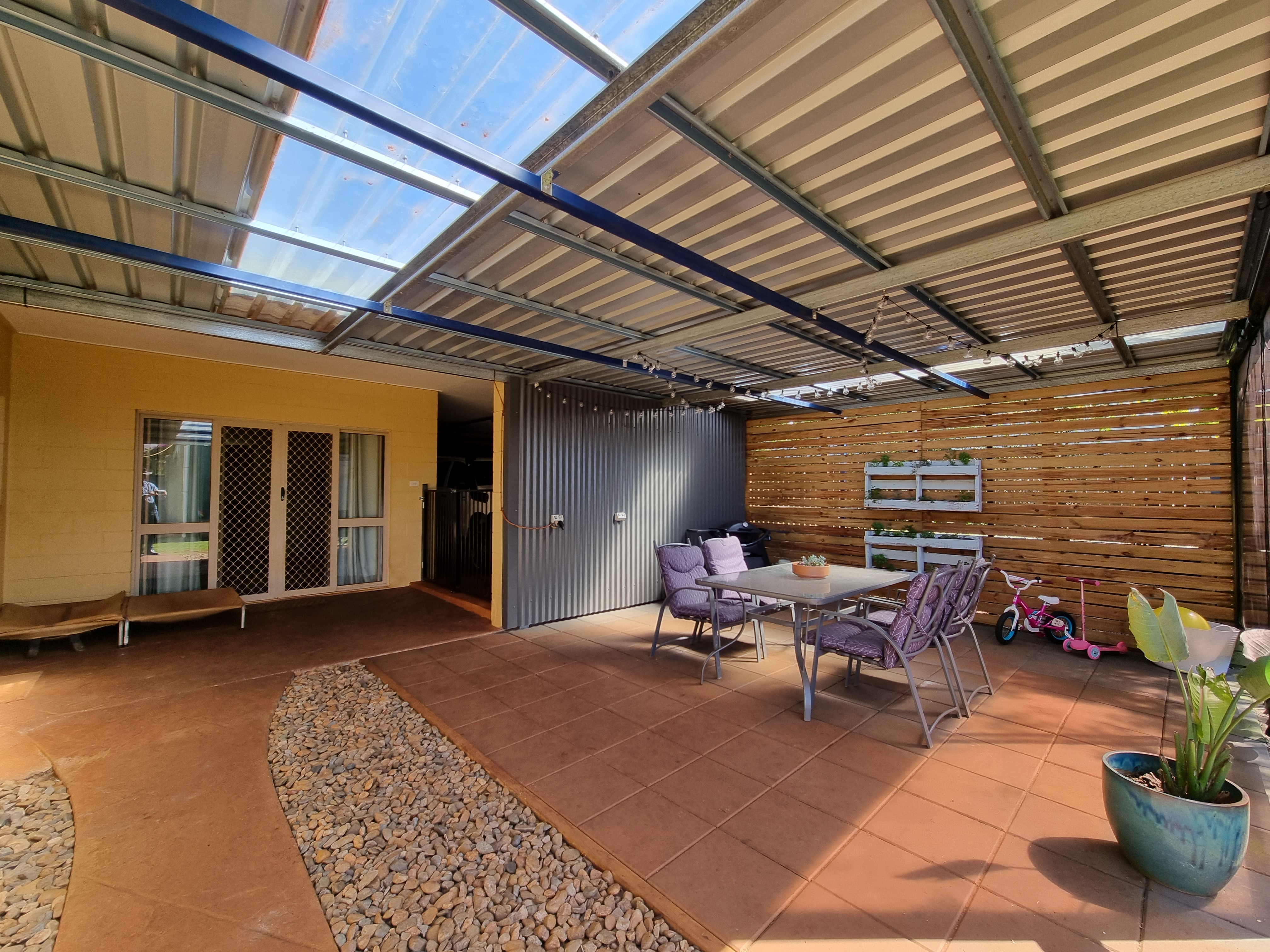 33 Viola Street, Atherton