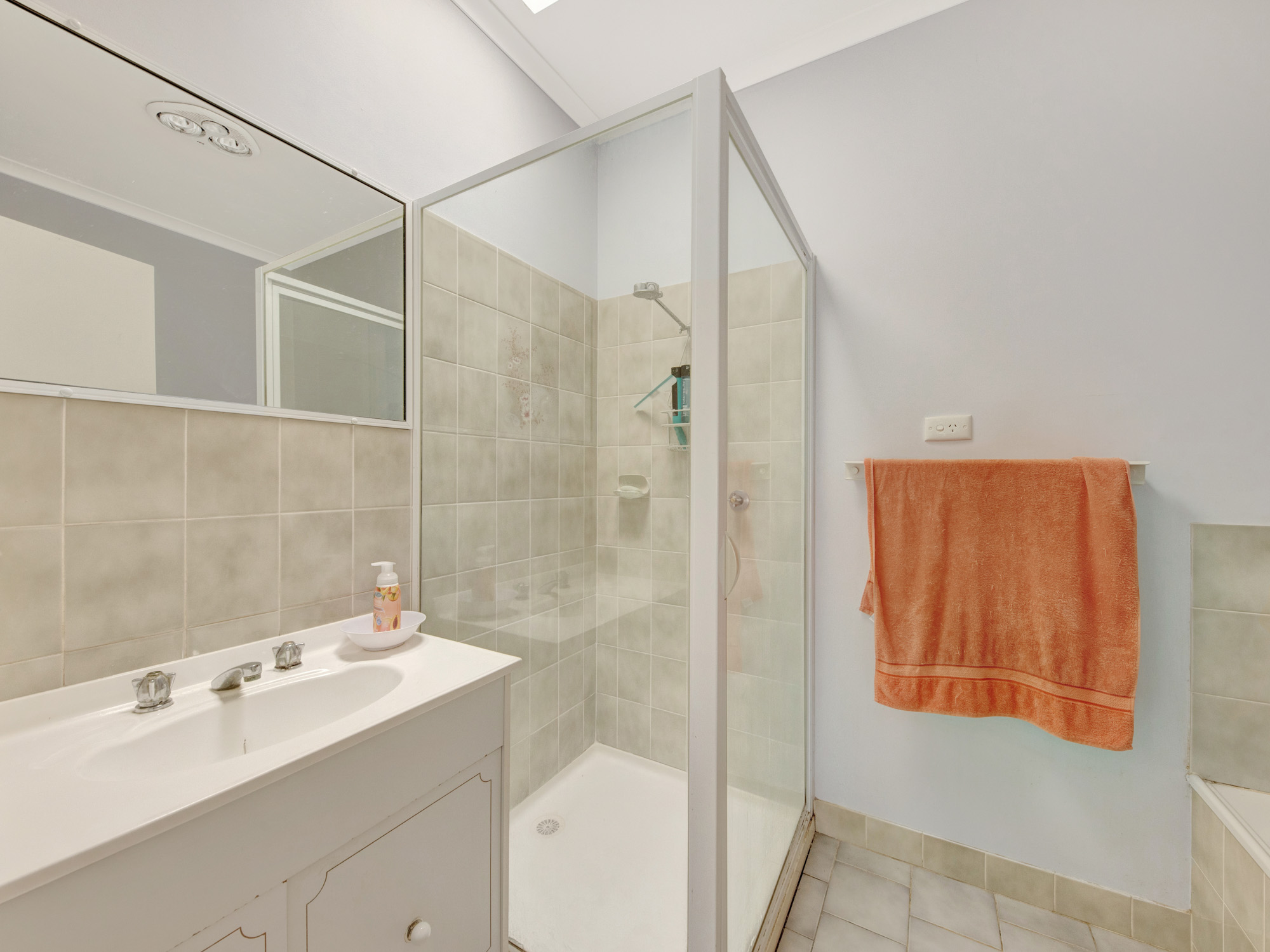 1 & 2 / 7 Russell Avenue, Wangaratta