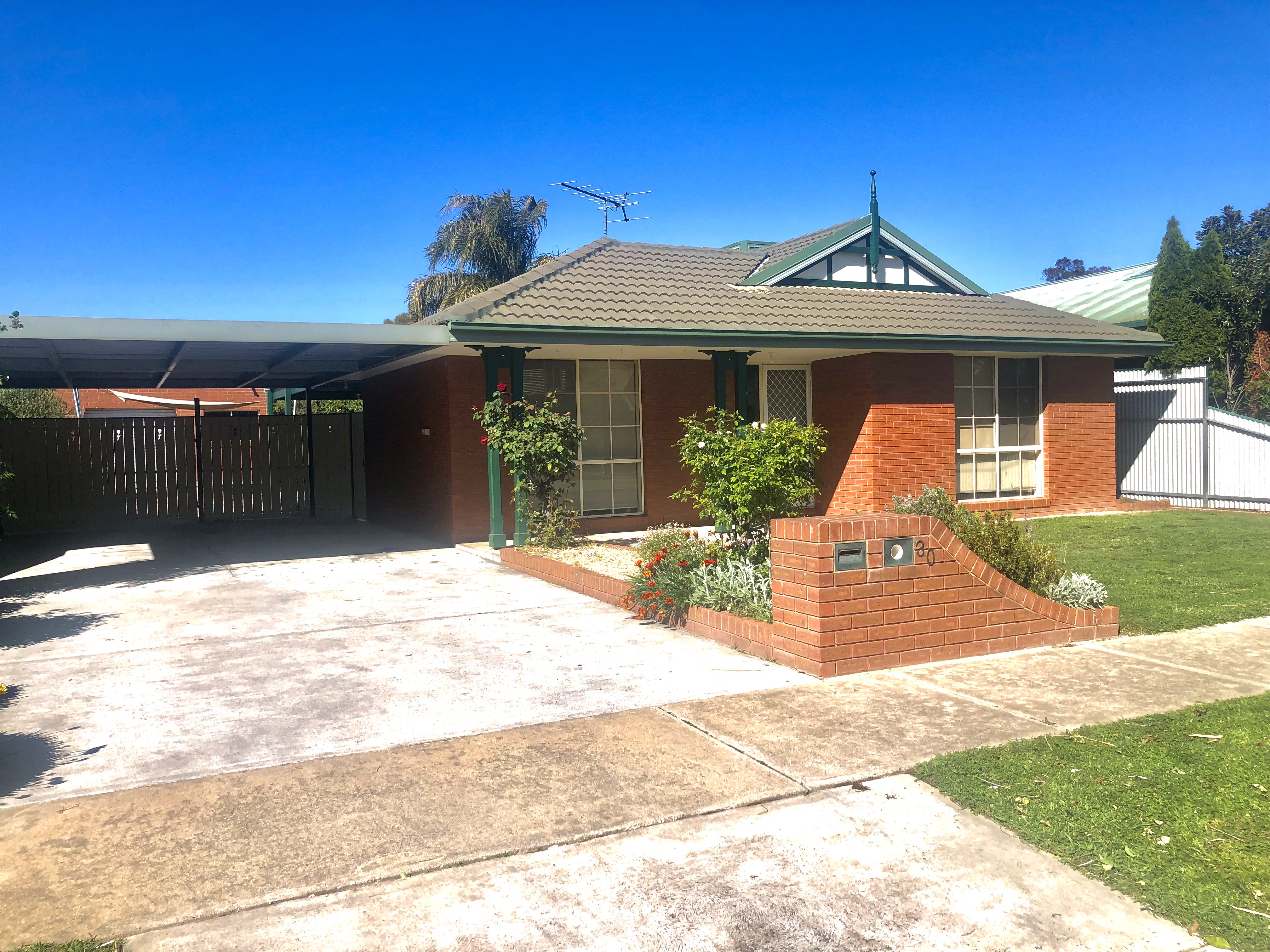 30 Albert Court, Wangaratta