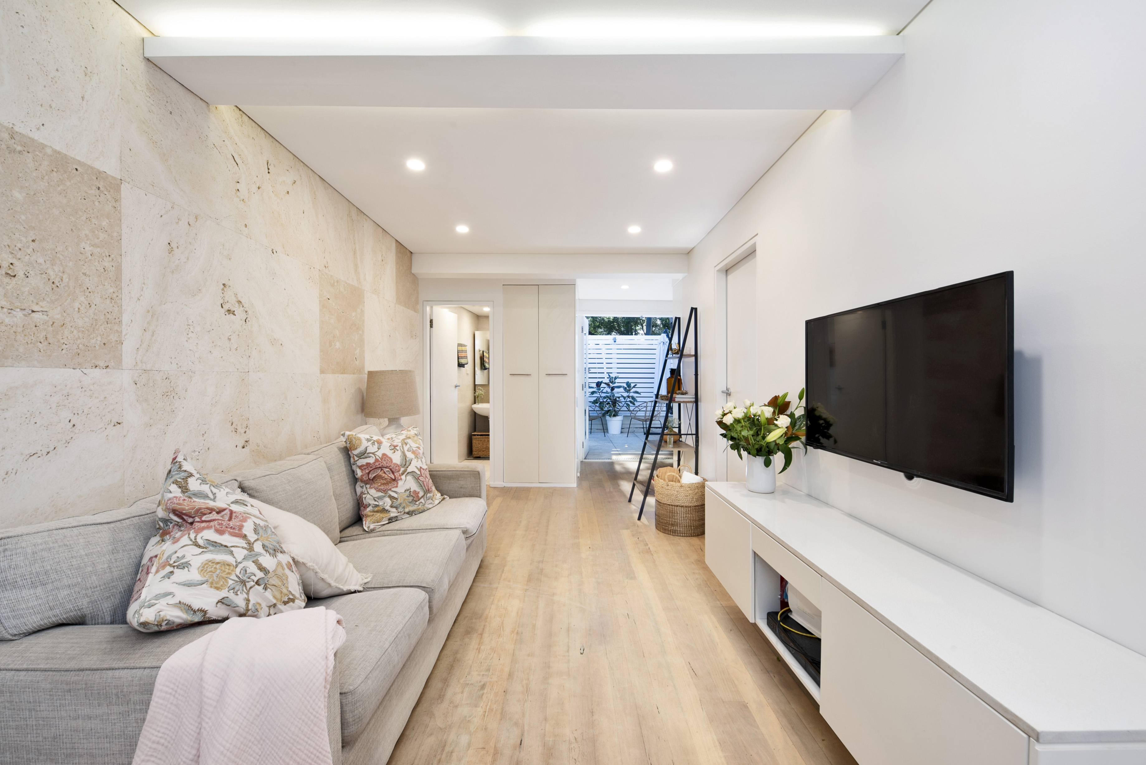 18 Gipps Street