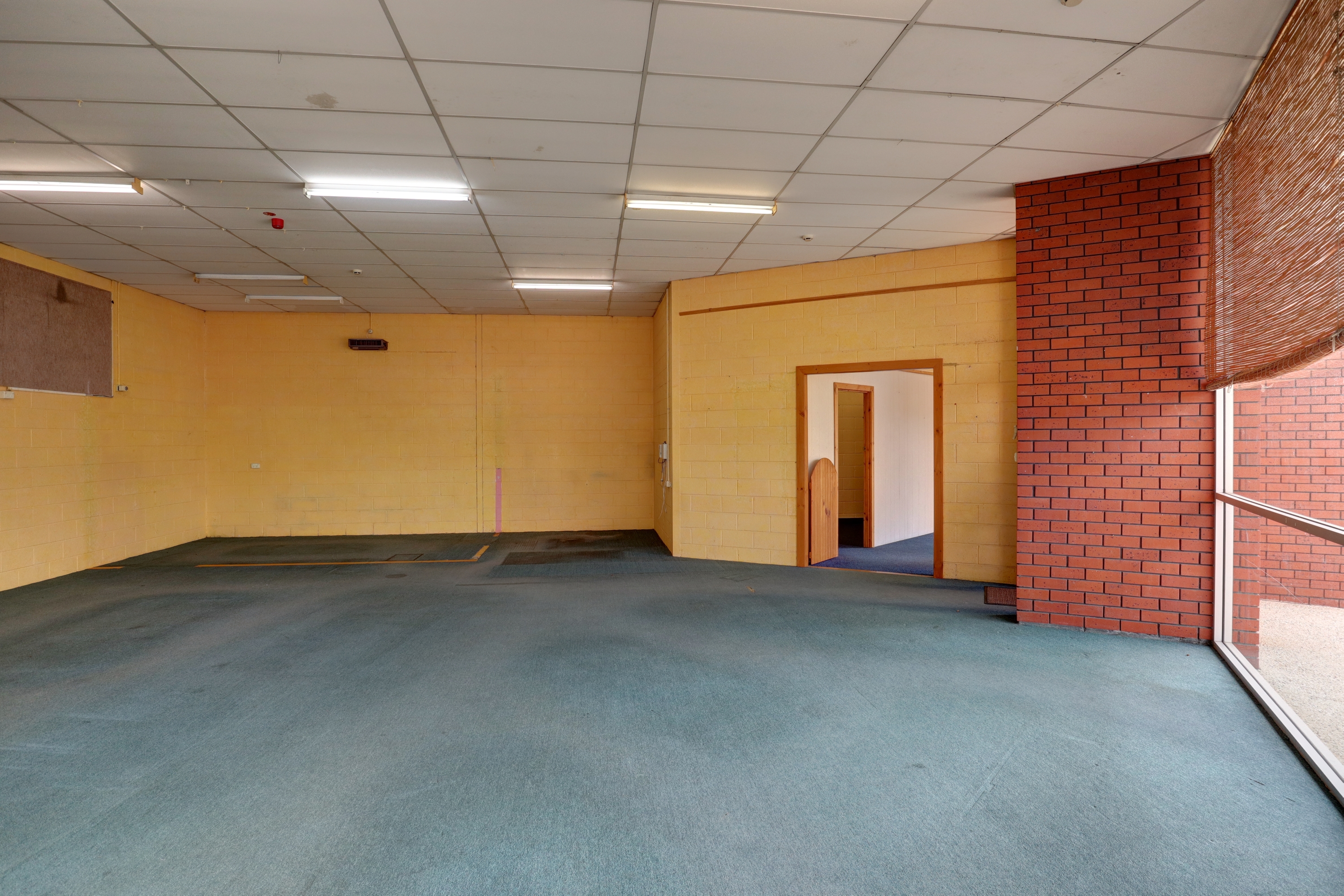 Shop 8-9 / 39 Wragg Street, Somerset