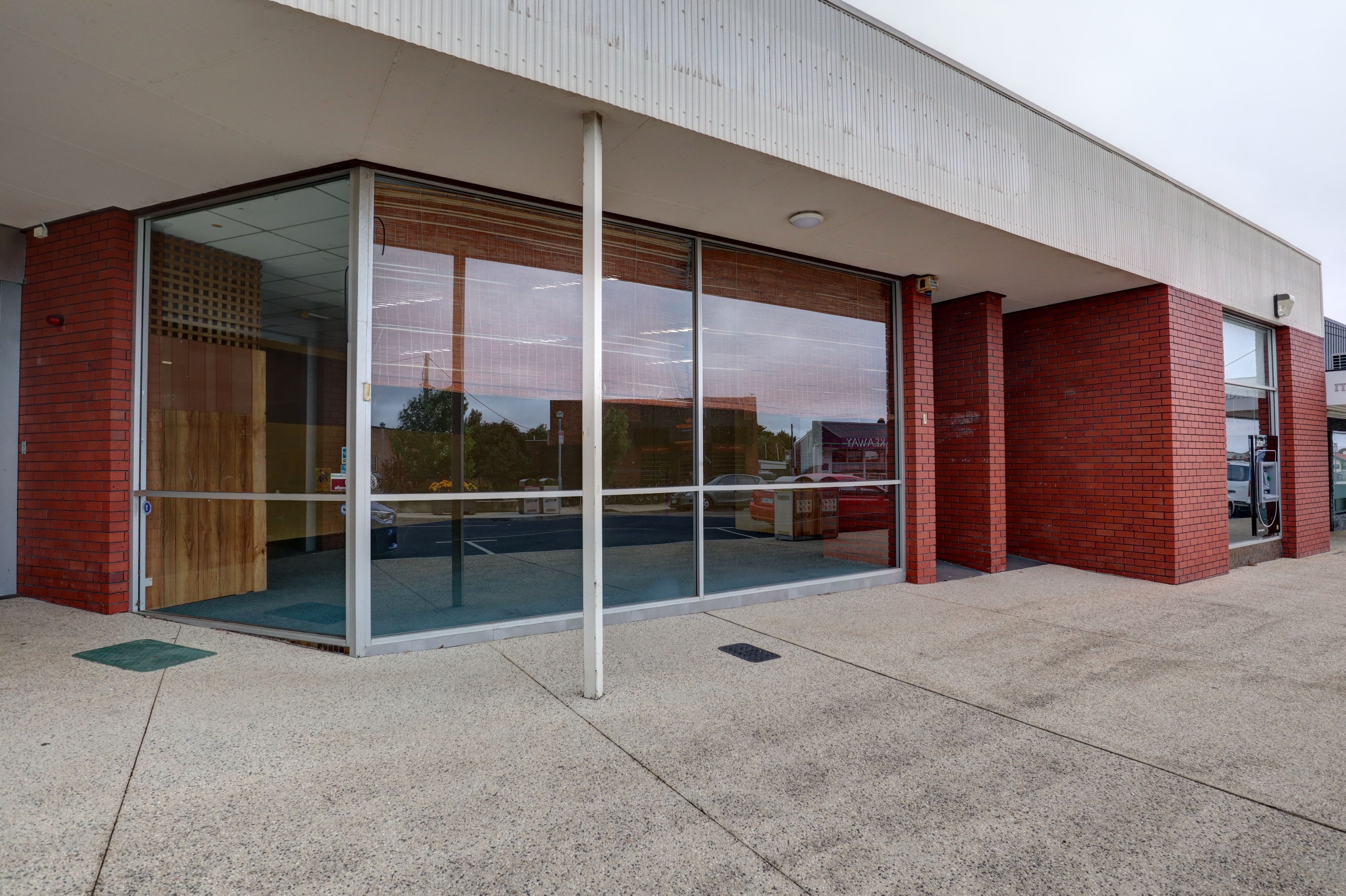 Shop 8-9 / 39 Wragg Street, Somerset