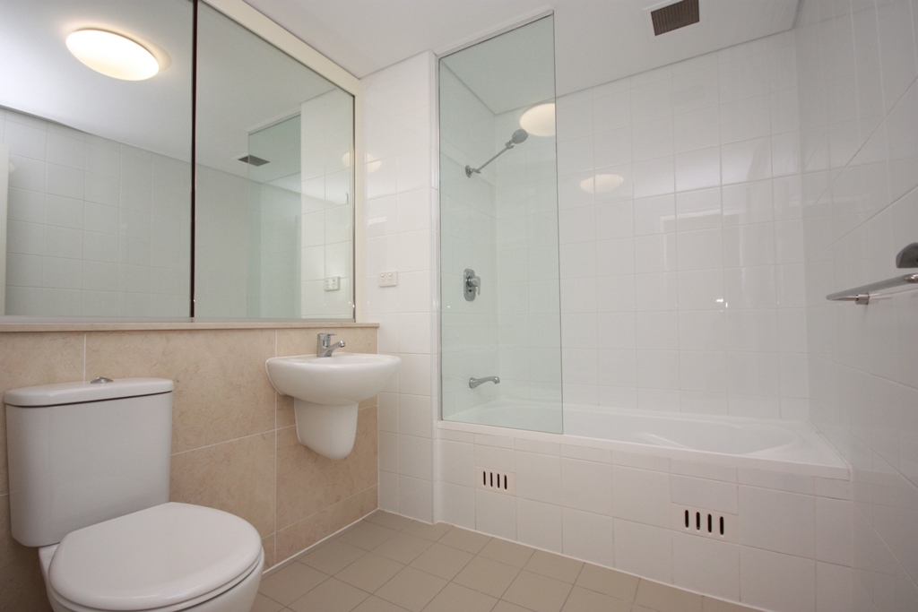 G03 / 10 Fitzgerald Street, Newtown