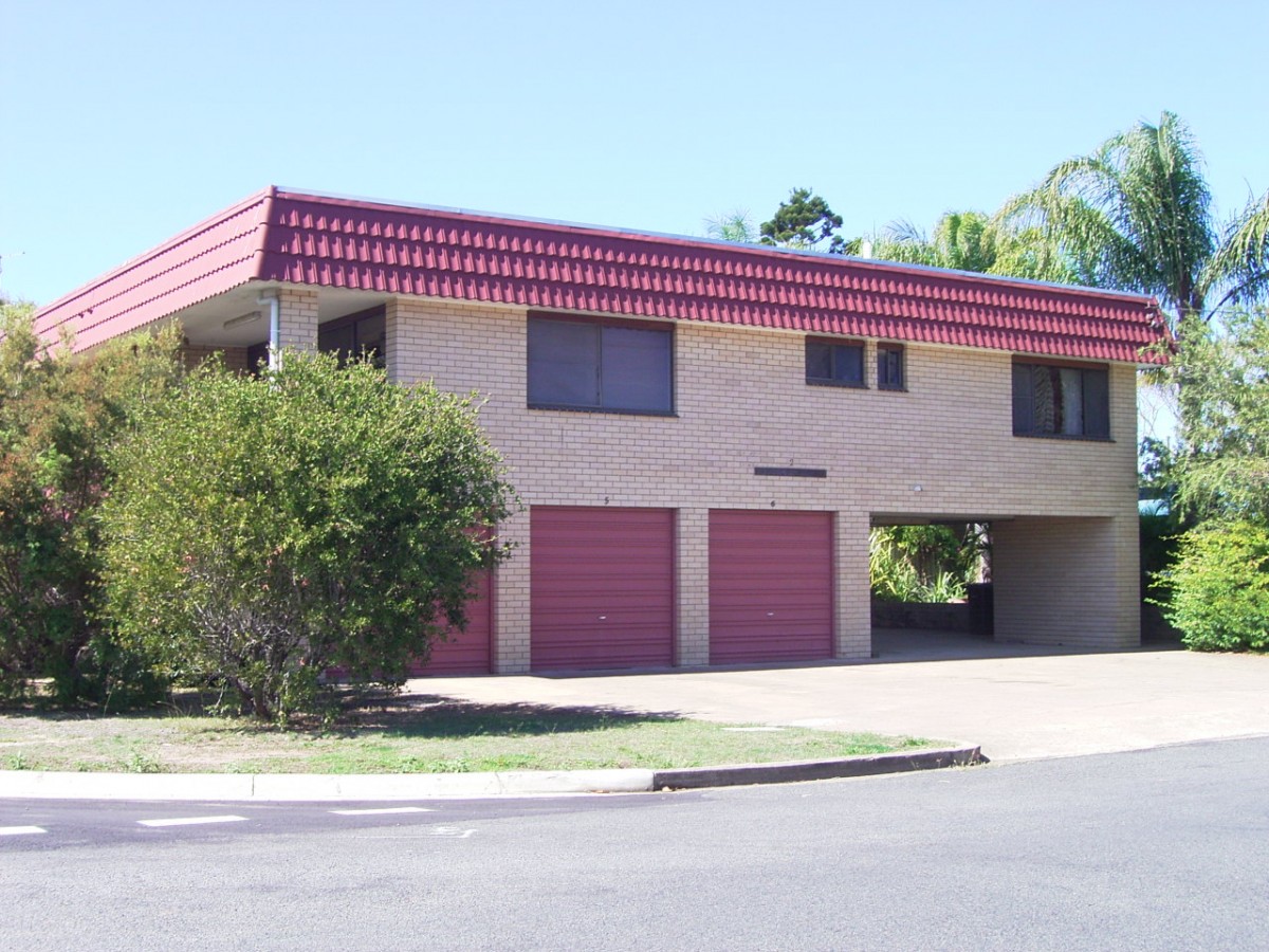 4 / 2 James Street, Urangan