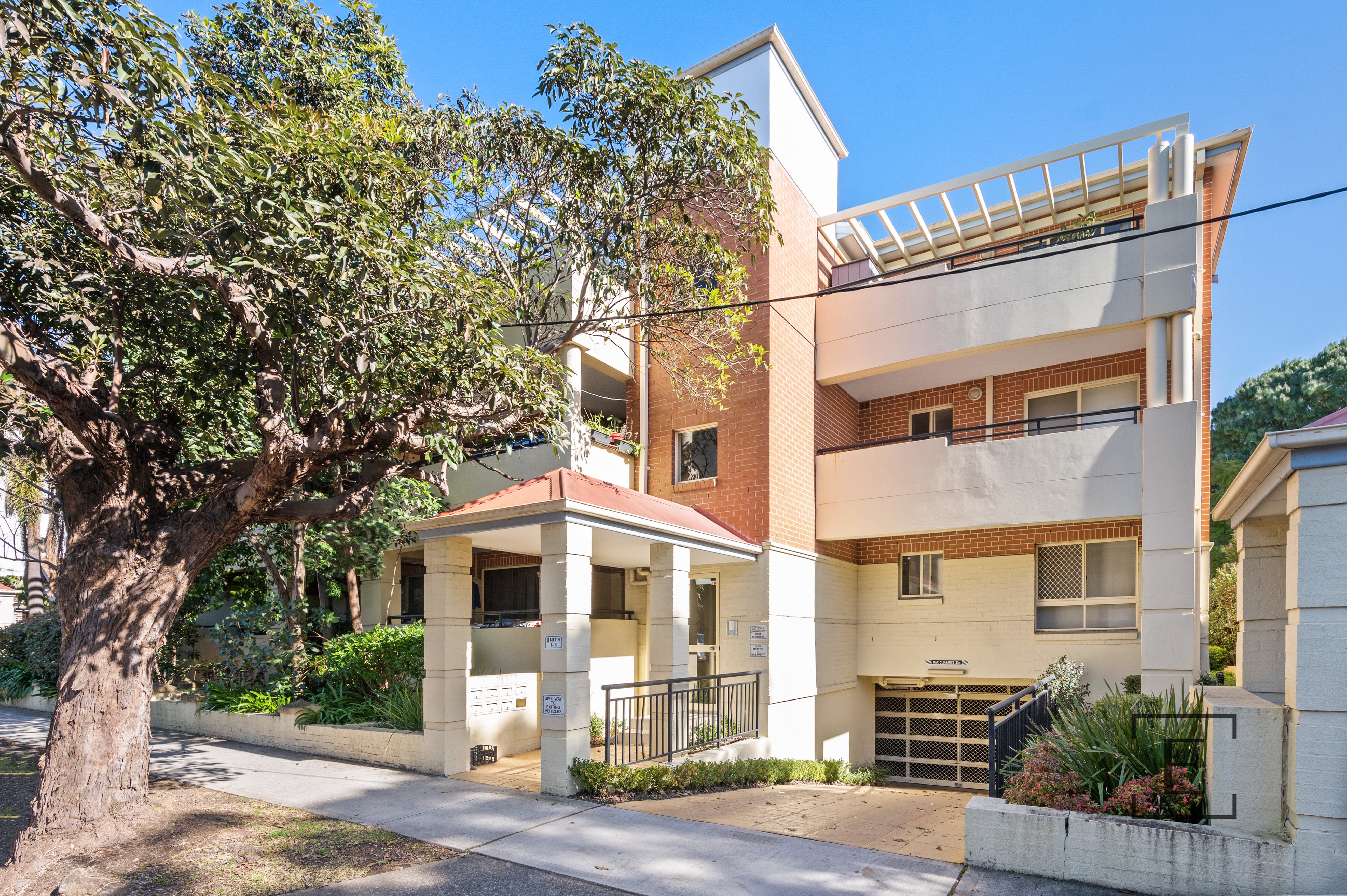 2 / 7 Bridge Road, Homebush