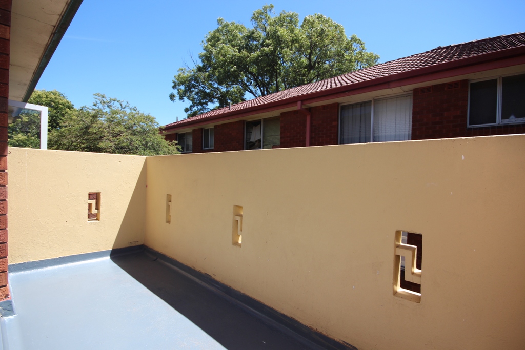 9 / 35 Henley Road, Homebush West