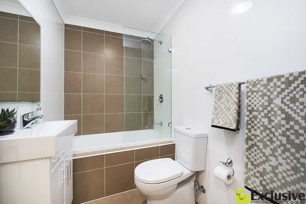 1 / 20 Marlborough Road, Homebush West