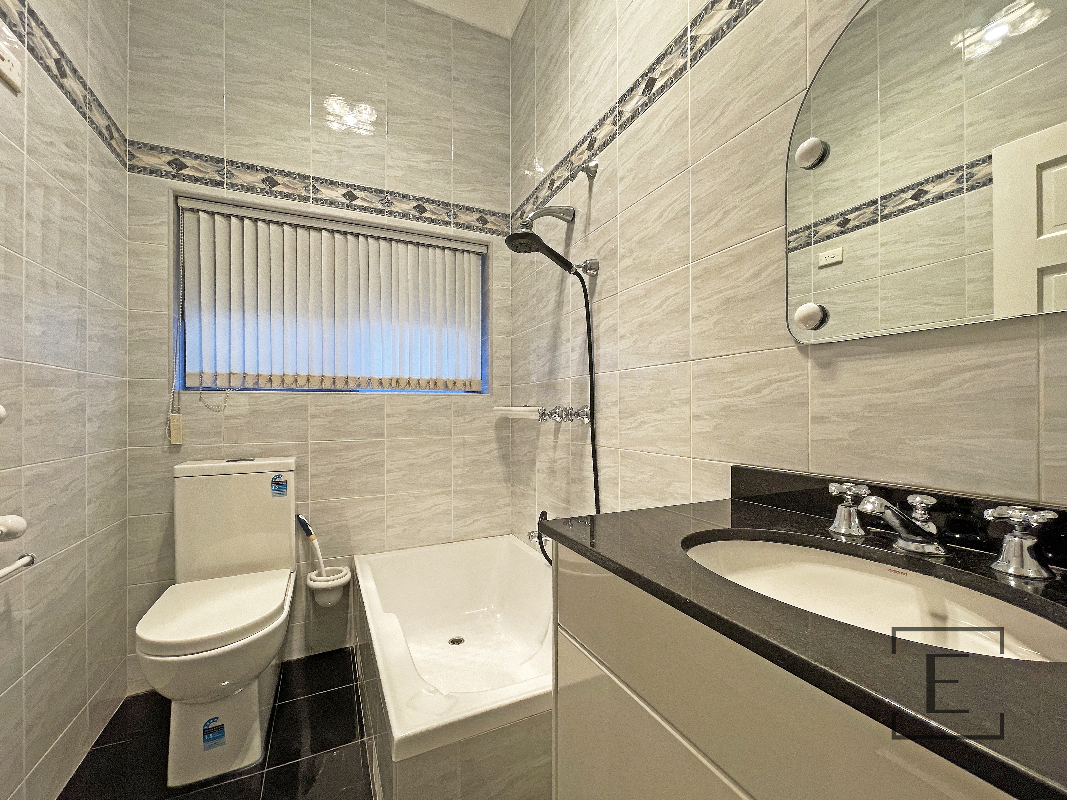 37 Russell Street, Russell Lea