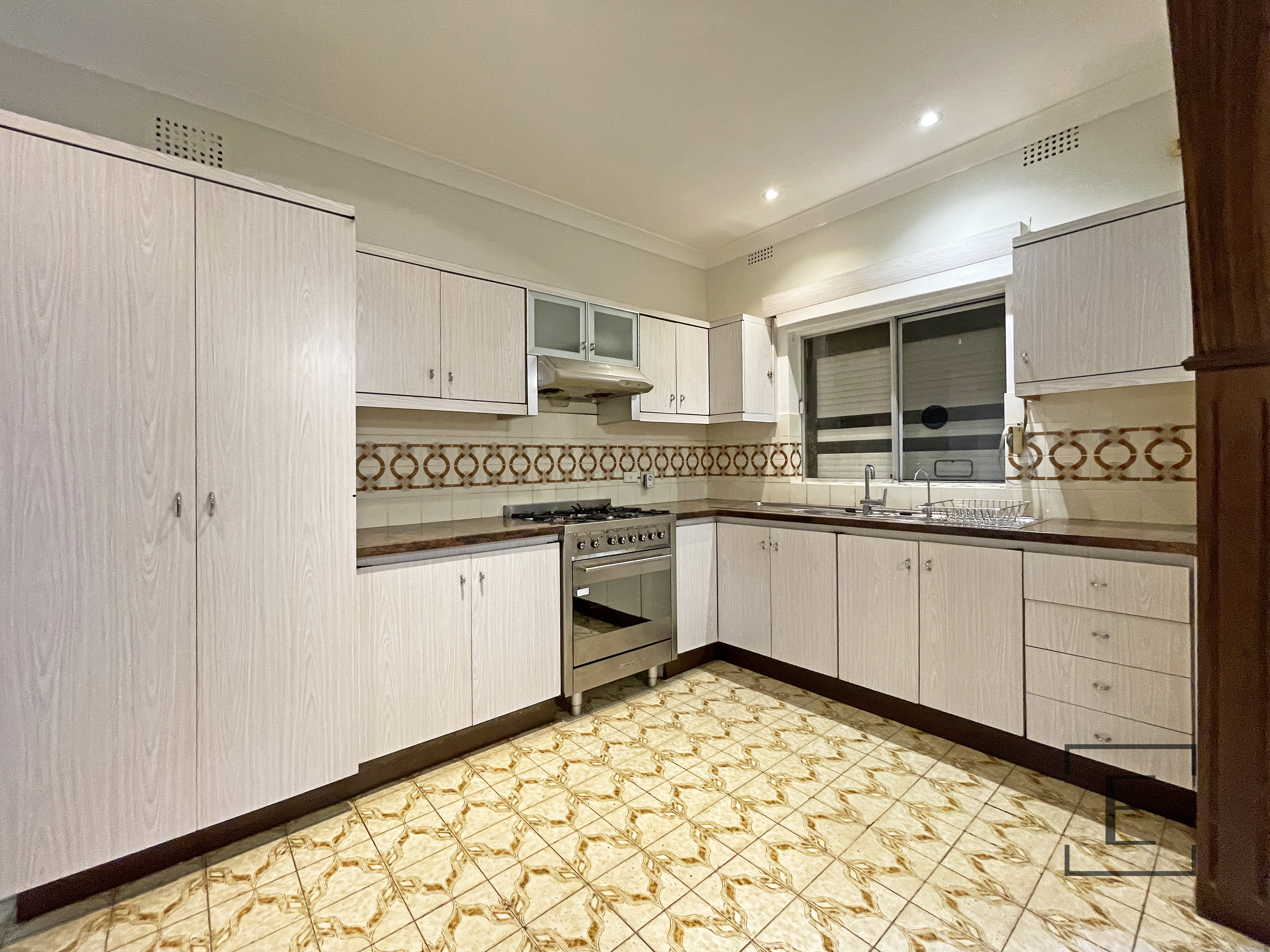 37 Russell Street, Russell Lea