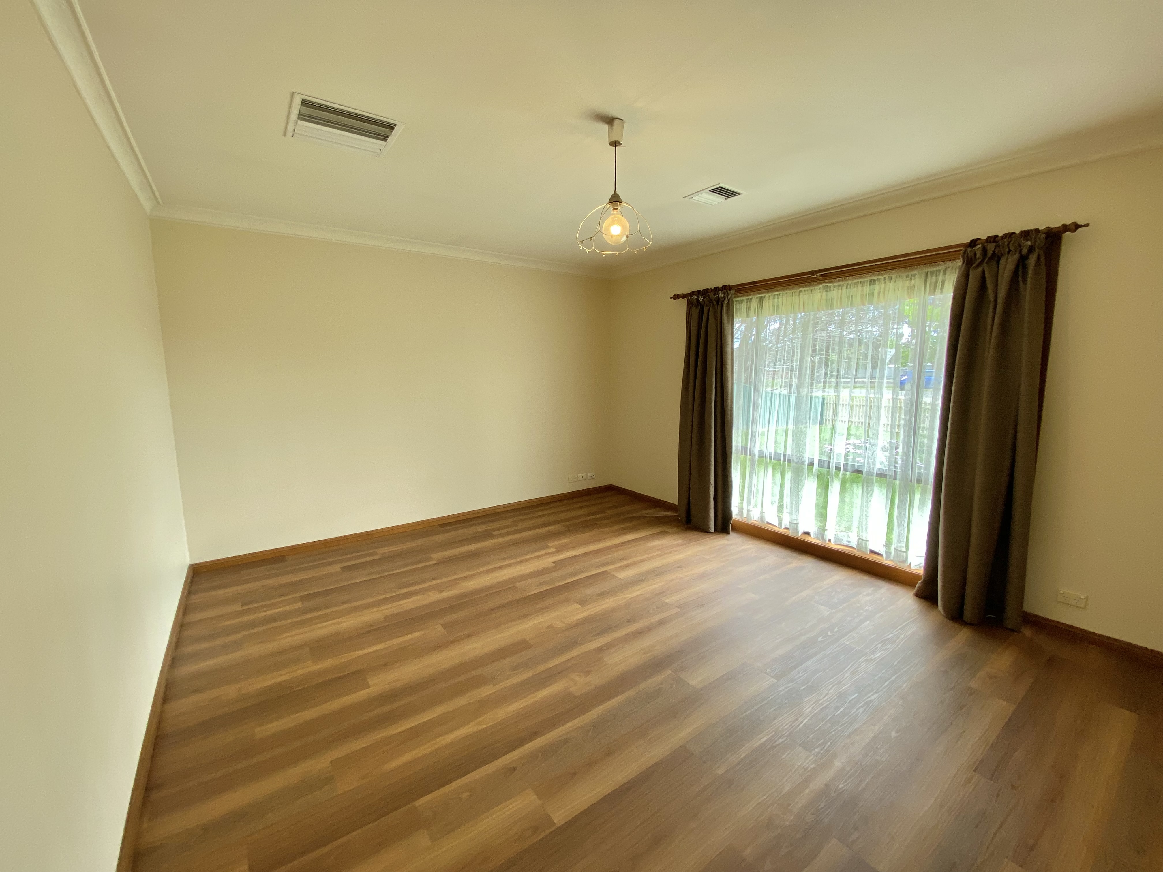 1 / 2 Pelican Court, Wangaratta