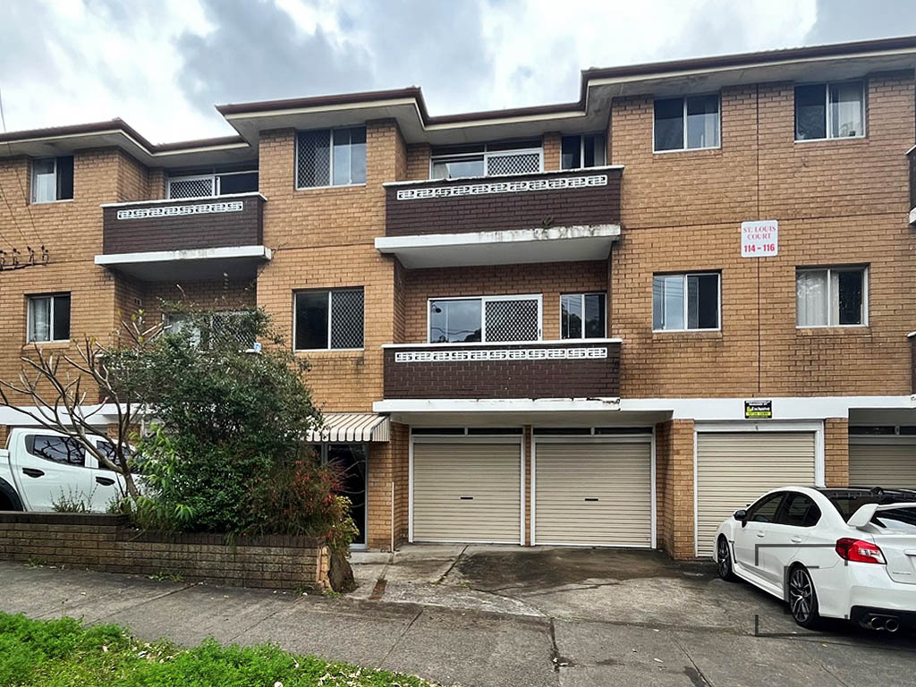 2 / 114-116 The Crescent, Homebush West