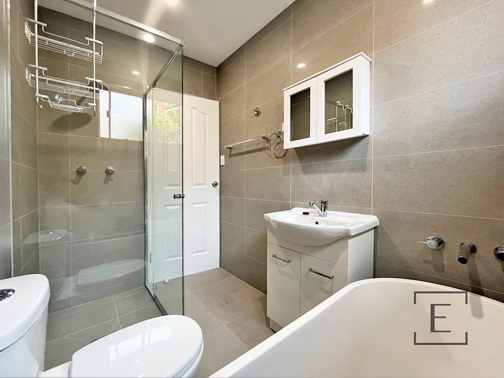 2 / 114-116 The Crescent, Homebush West