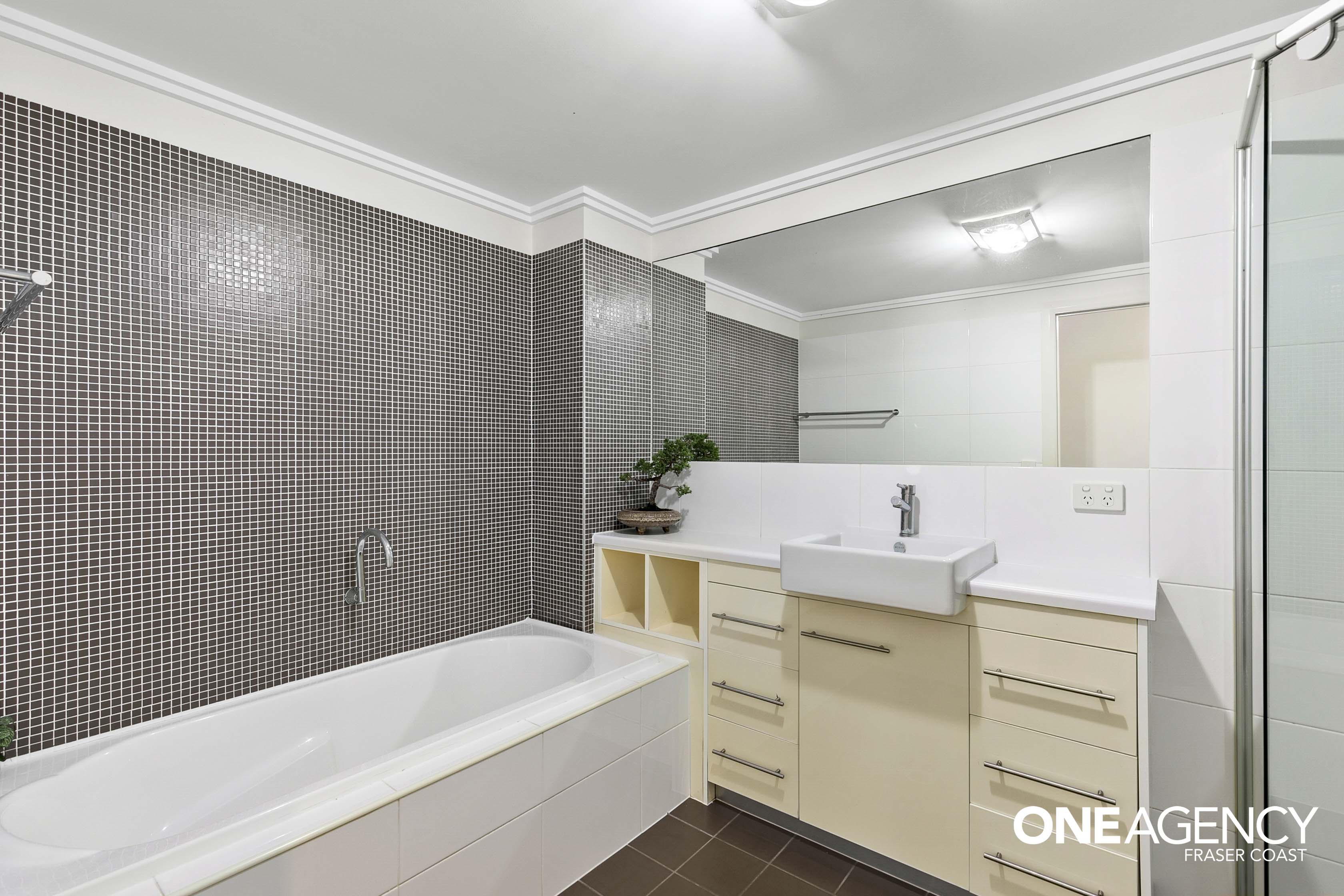 54 / 230 Pulgul Street, Urangan