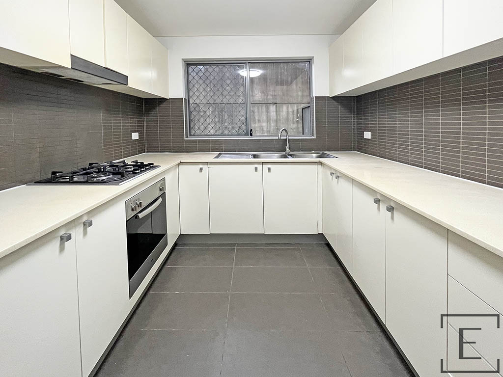 15 / 37 Eastbourne Road, Homebush West