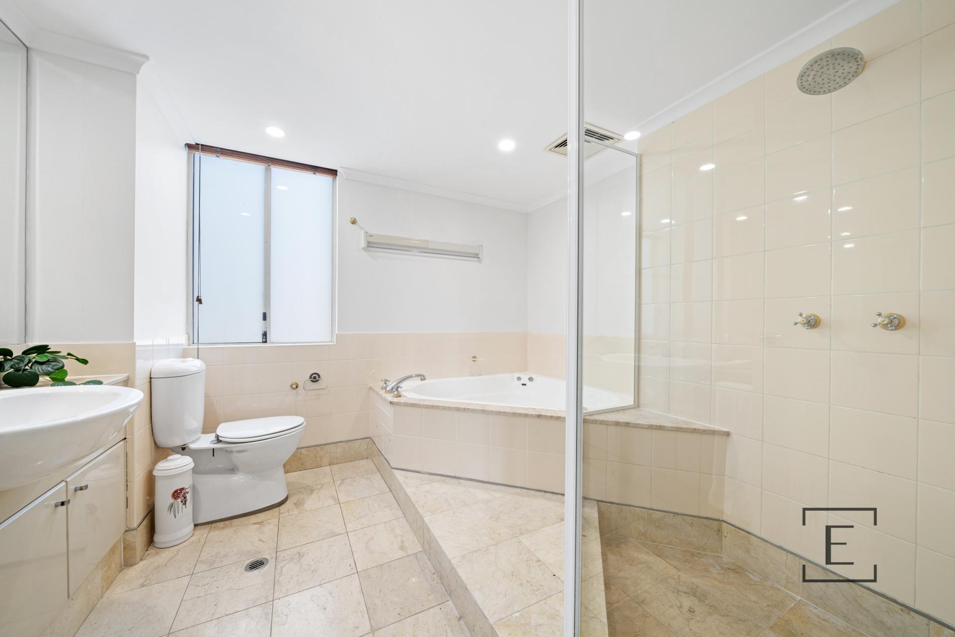 8 / 162E Burwood Road, Concord