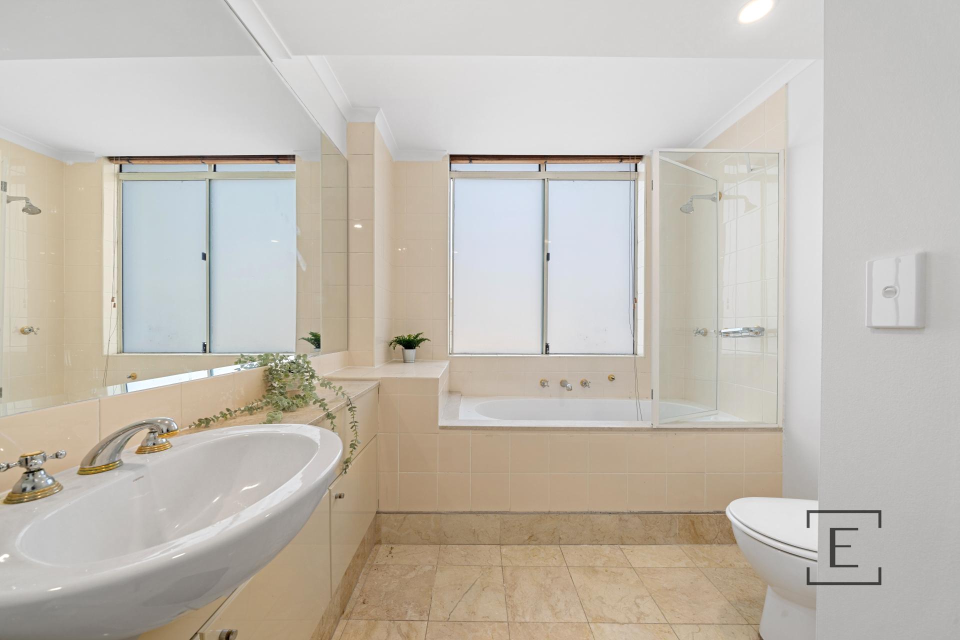 8 / 162E Burwood Road, Concord