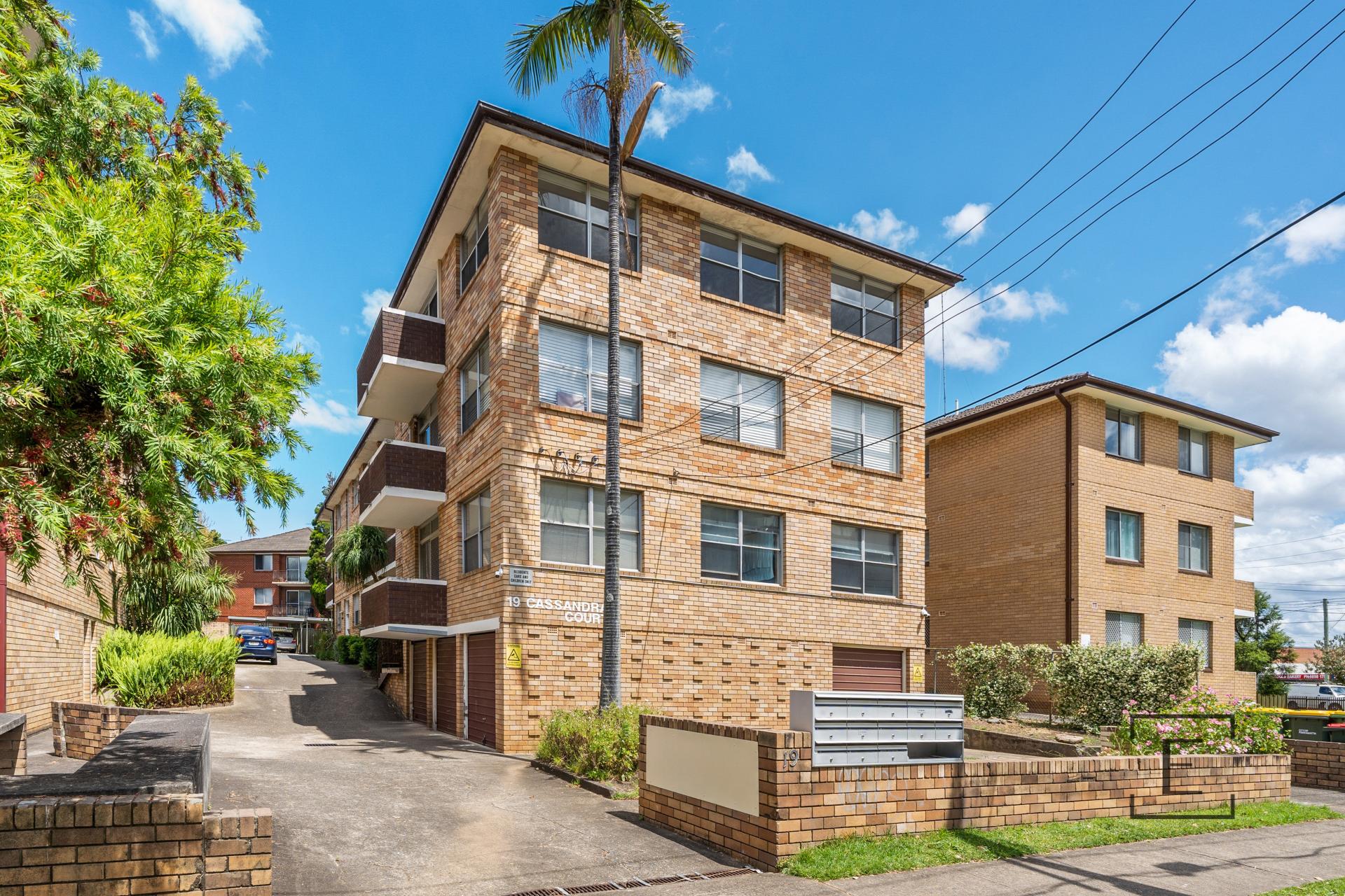 9 / 19 Station Street, Dundas