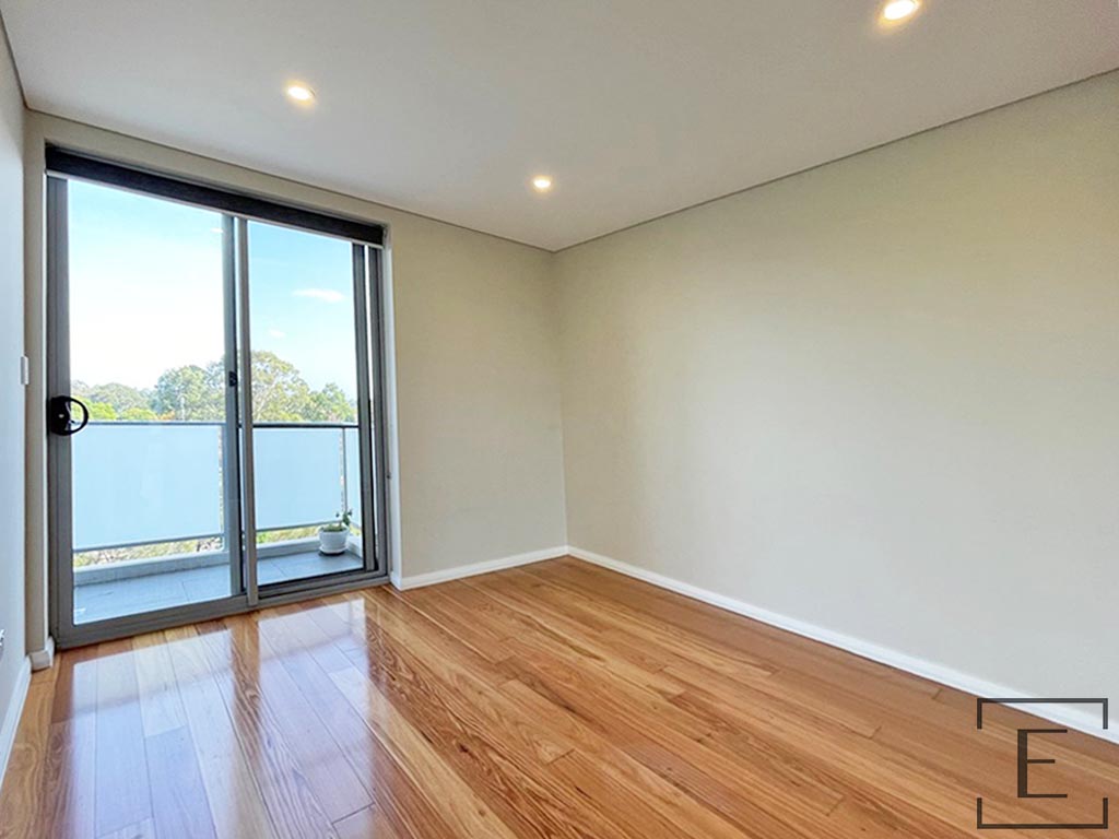 36 / 50 Loftus Crescent, Homebush