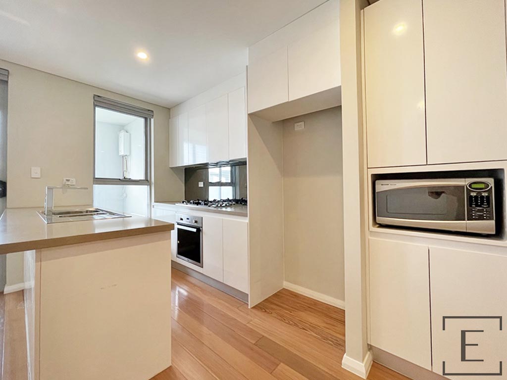 36 / 50 Loftus Crescent, Homebush