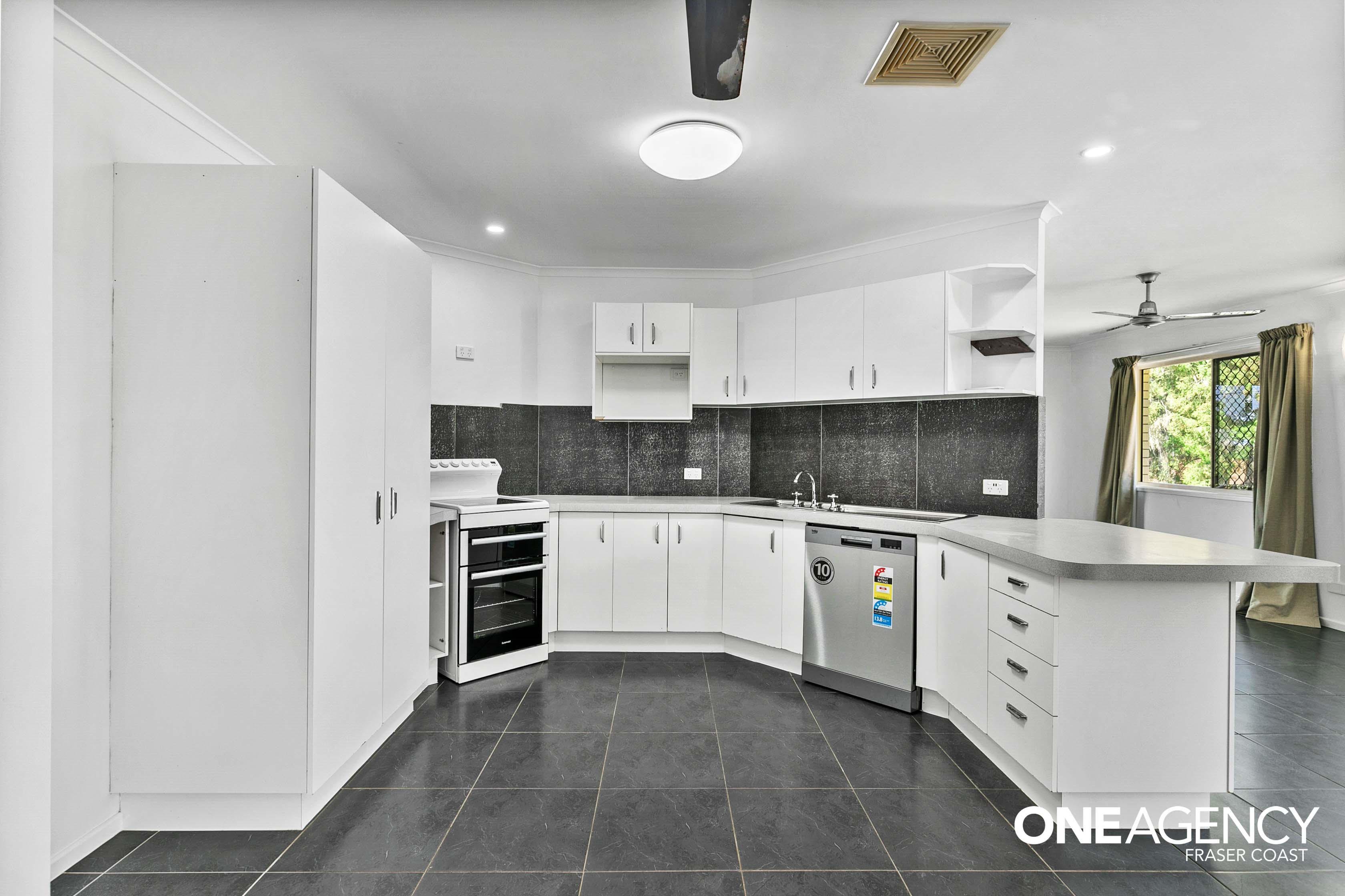 90 Lauren Street, Urangan