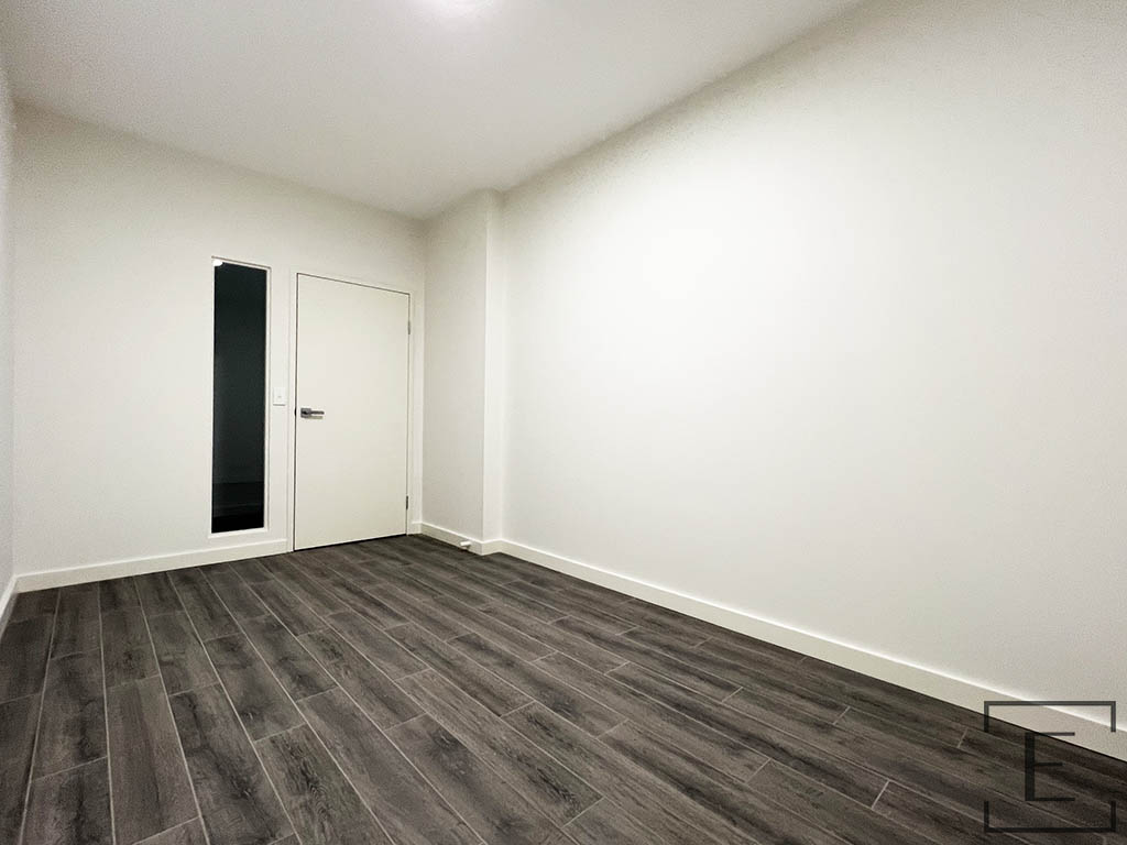 30 / 22-26 Coronation Parade, Enfield