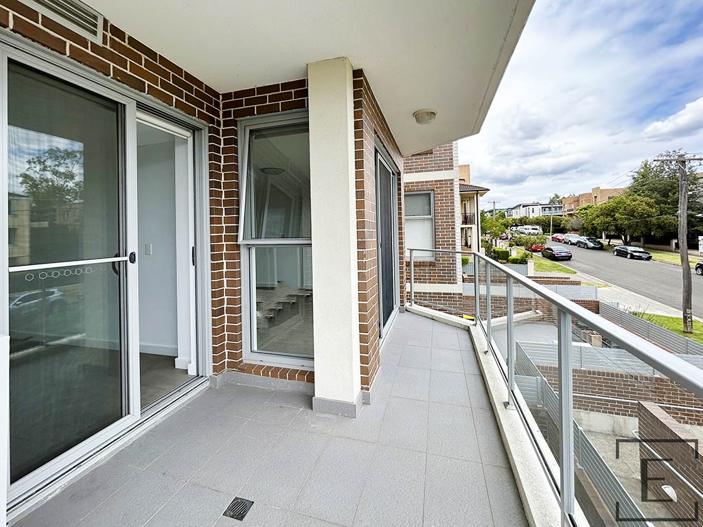 8 / 26 Lydbrook Street, Westmead