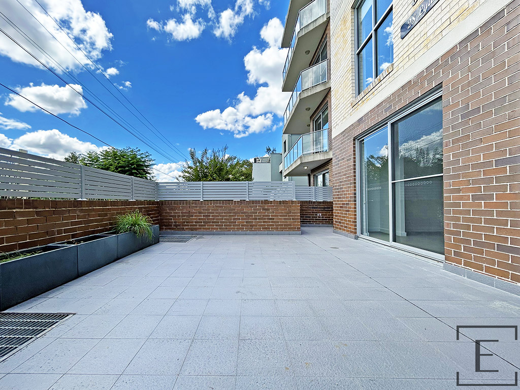2 / 26 Lydbrook Street, Westmead