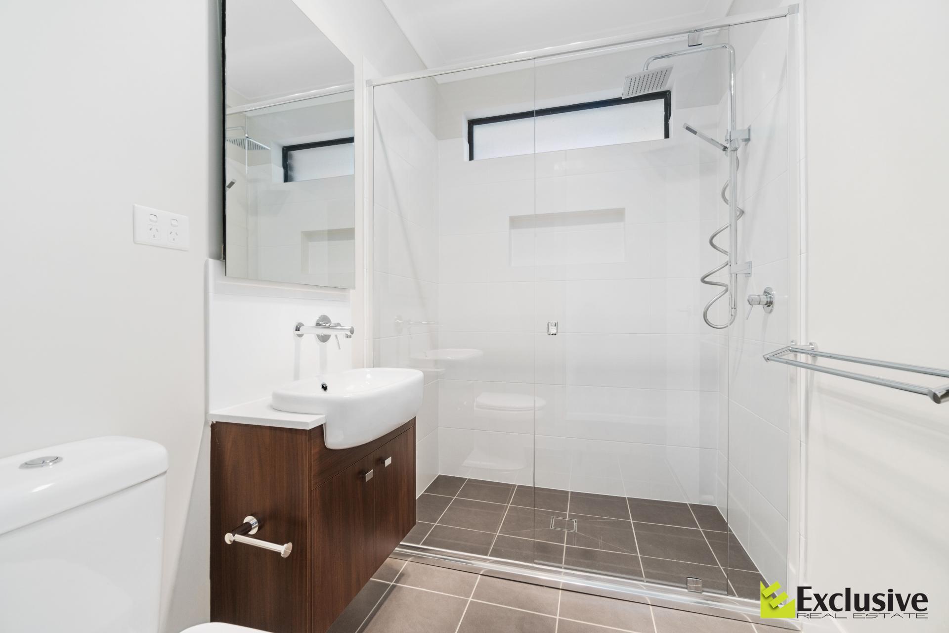 1 / 16 Warner Street, Gladesville