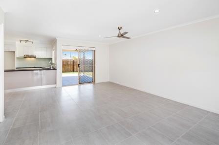 1 / 5 Jovi Court, Scarness