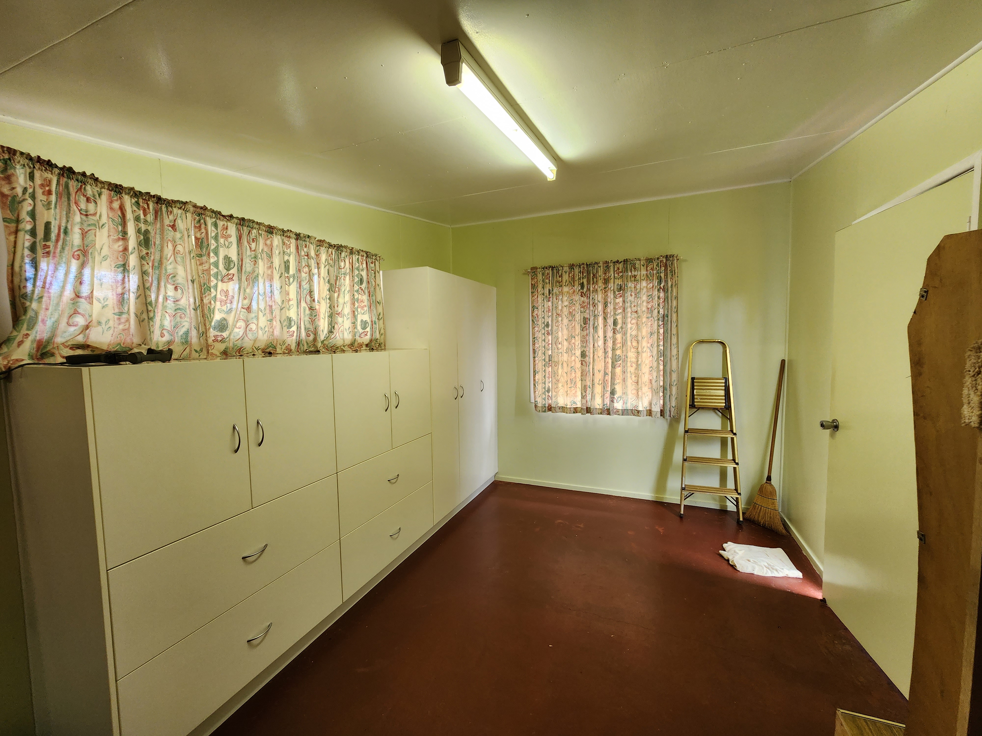 15 Gray Street, Atherton