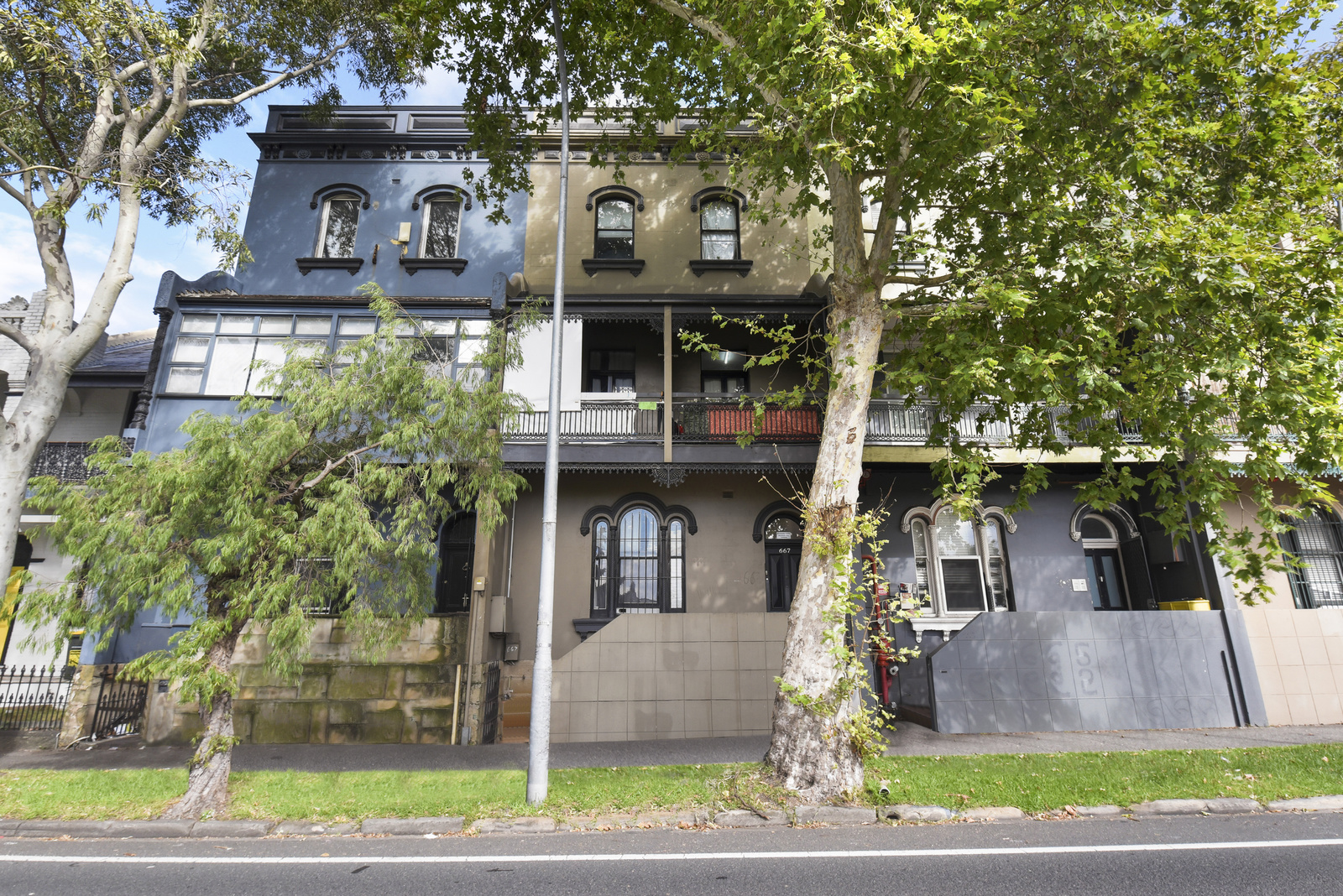 667 South Dowling Street