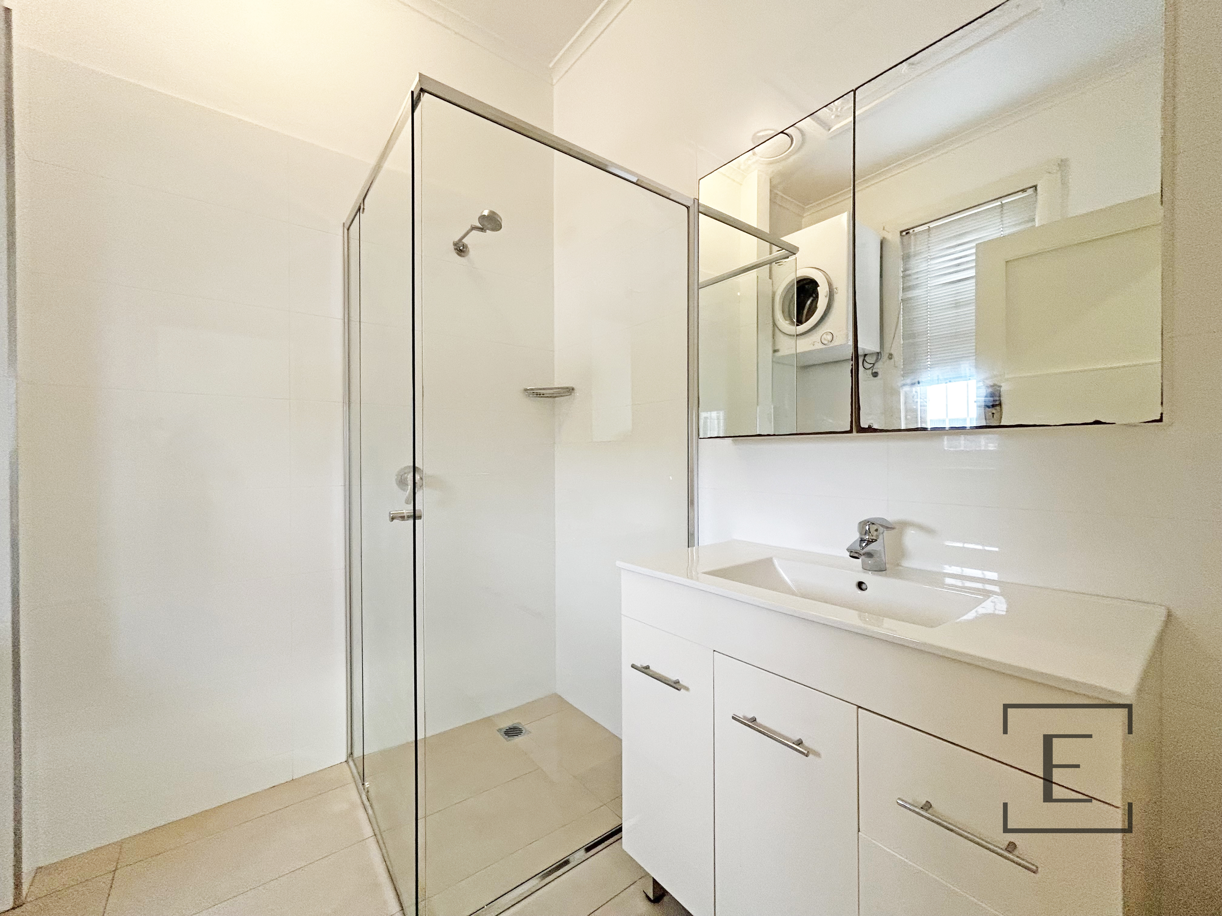 1 / 296 Lyons Road, Five Dock