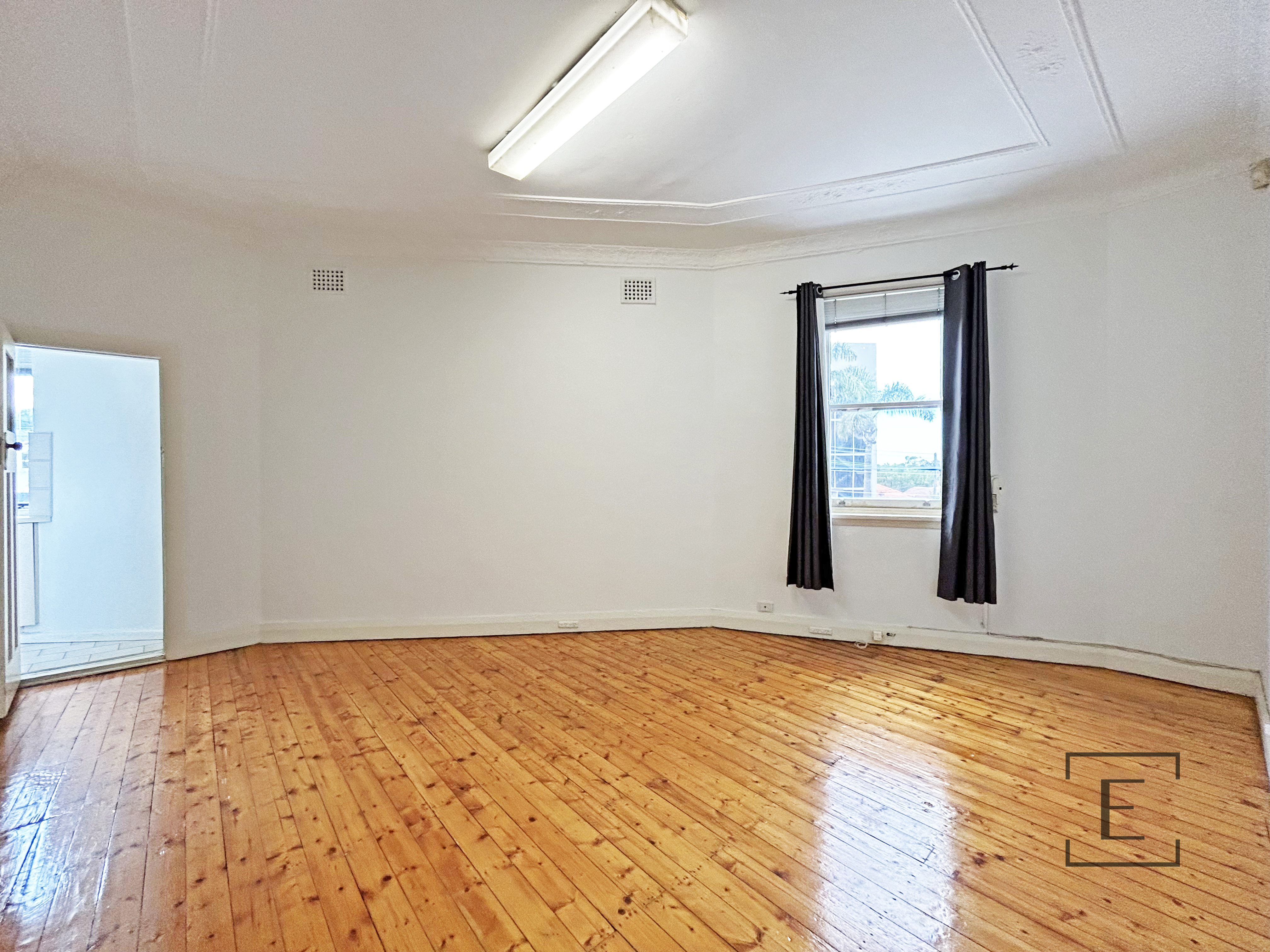 1 / 296 Lyons Road, Five Dock