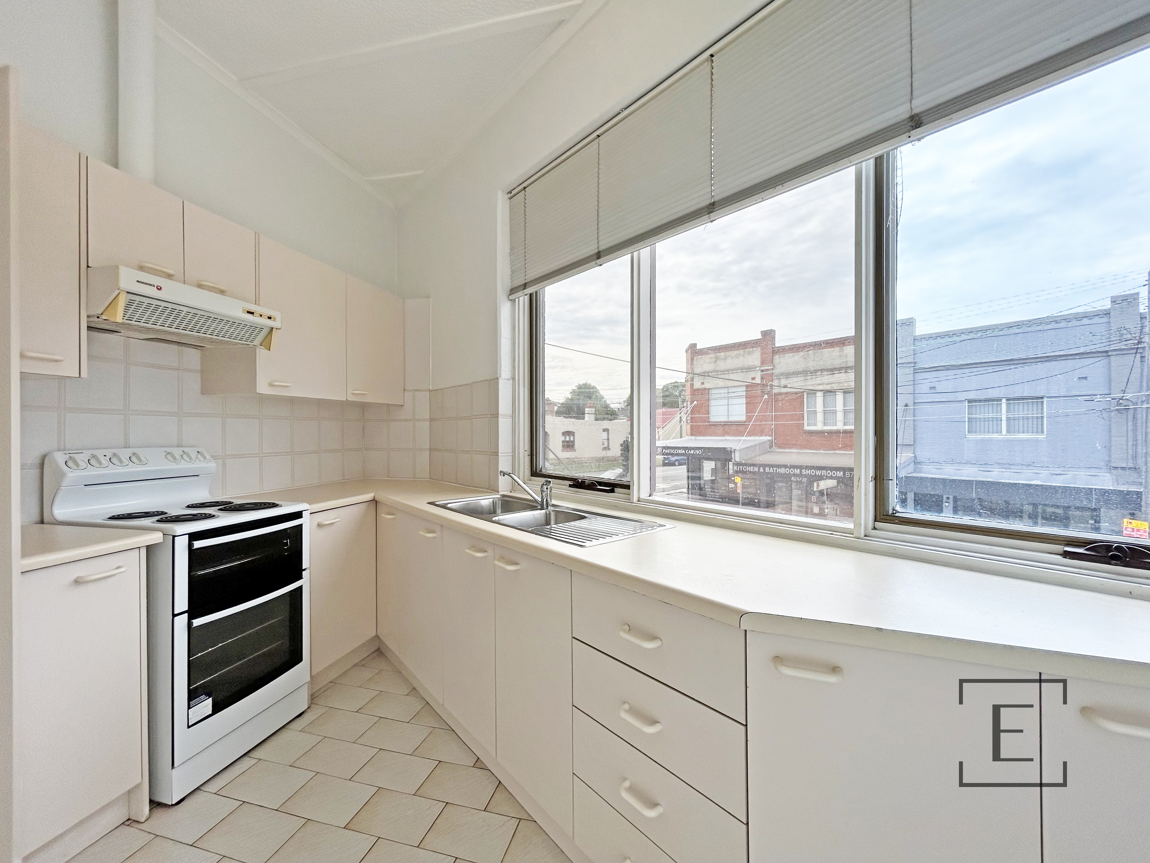 1 / 296 Lyons Road, Five Dock