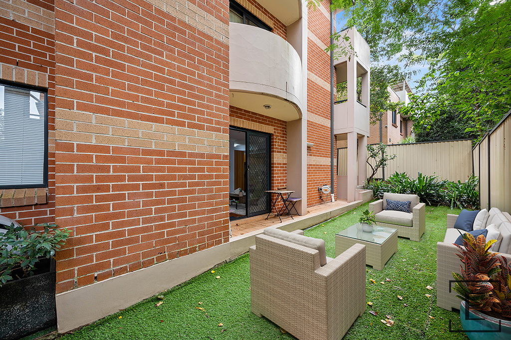 13 / 18 Eastbourne Road, Homebush West