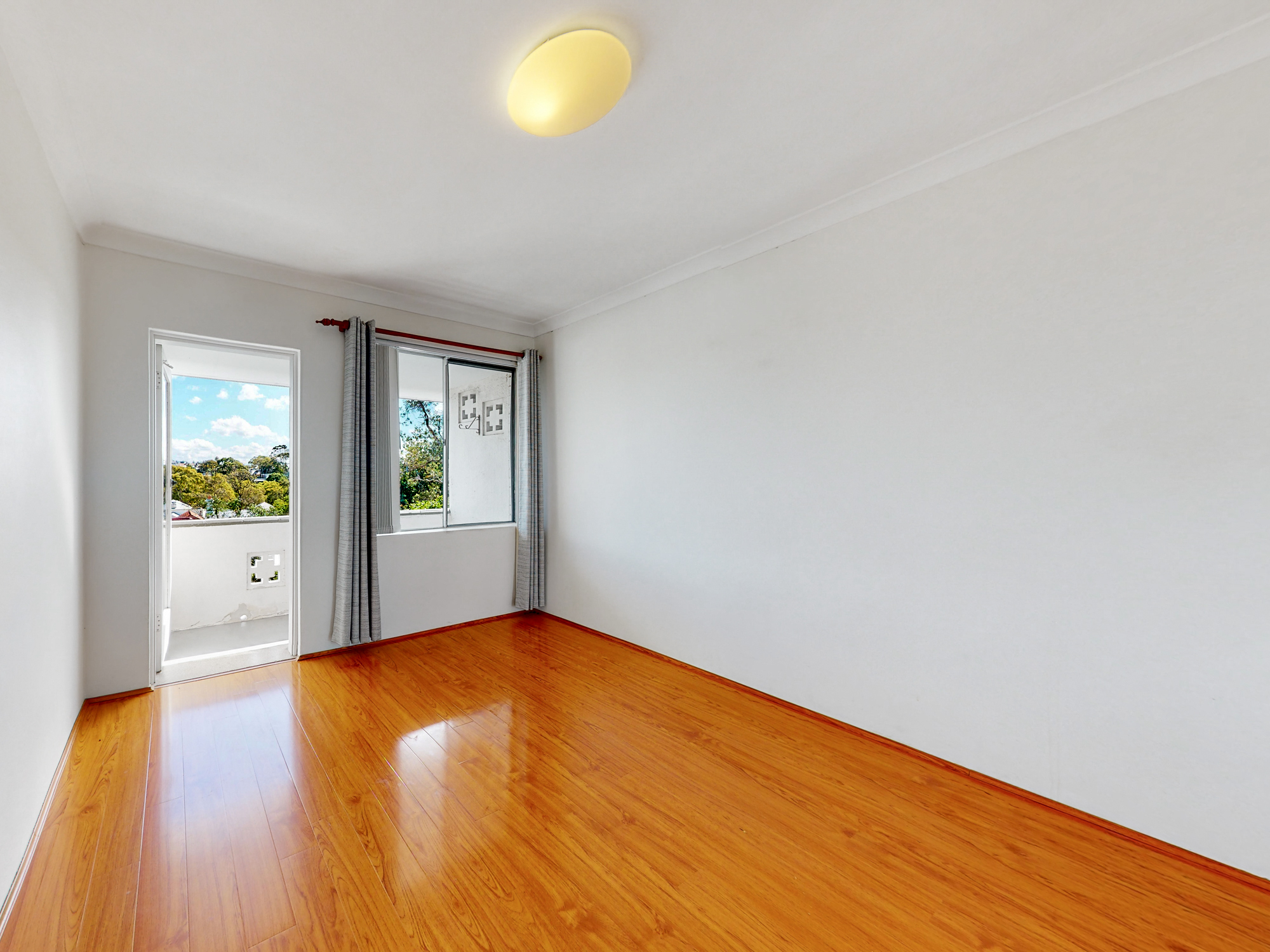 11 / 8 Thames Street, Balmain