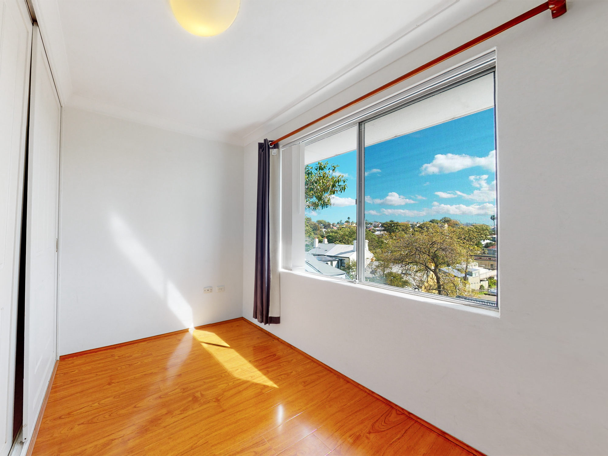 11 / 8 Thames Street, Balmain