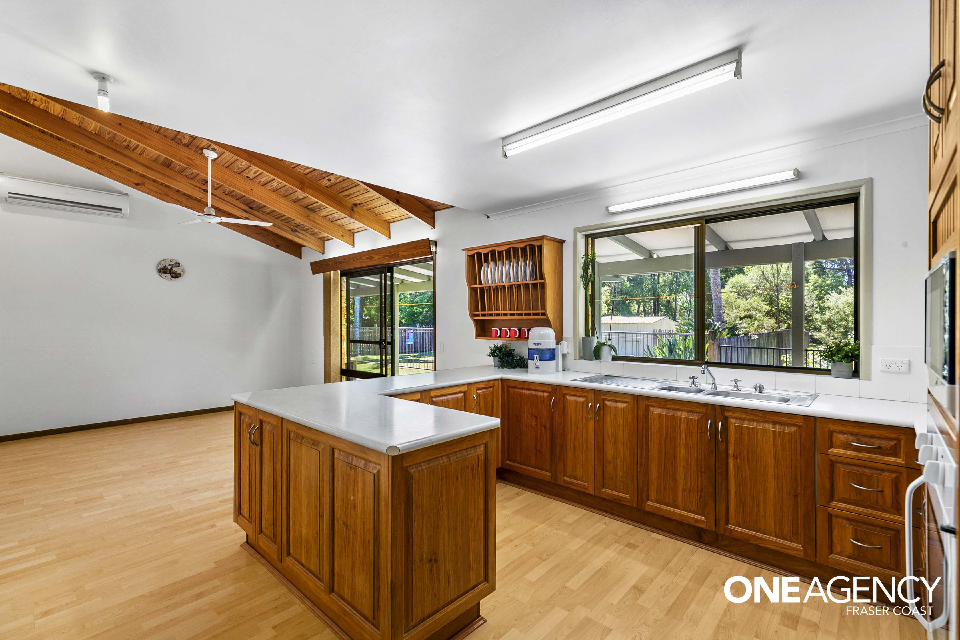 18 Senor Avenue, Urangan