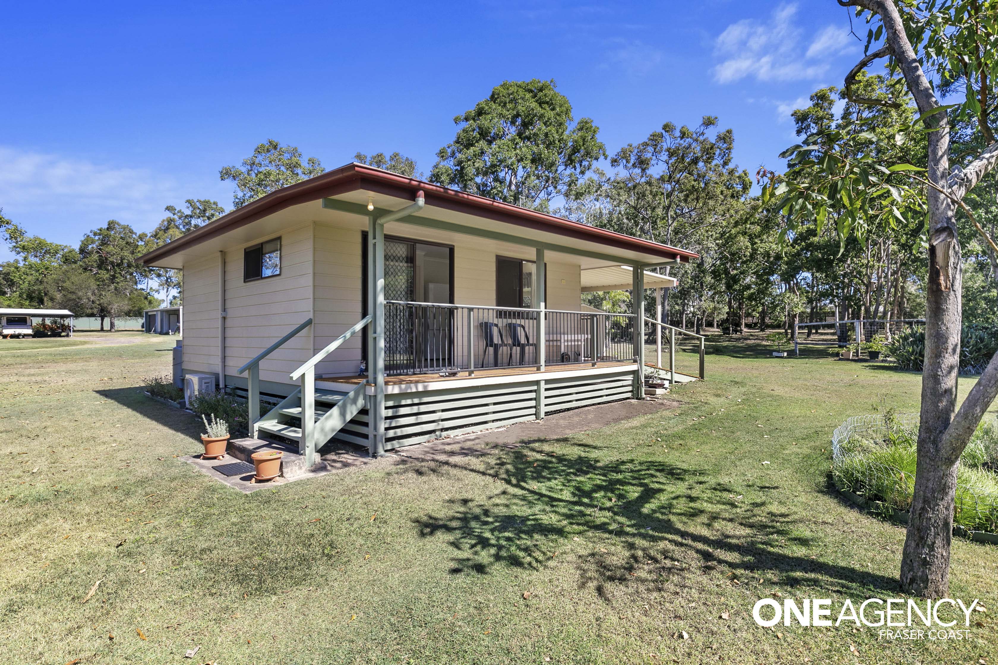 18 Senor Avenue, Urangan