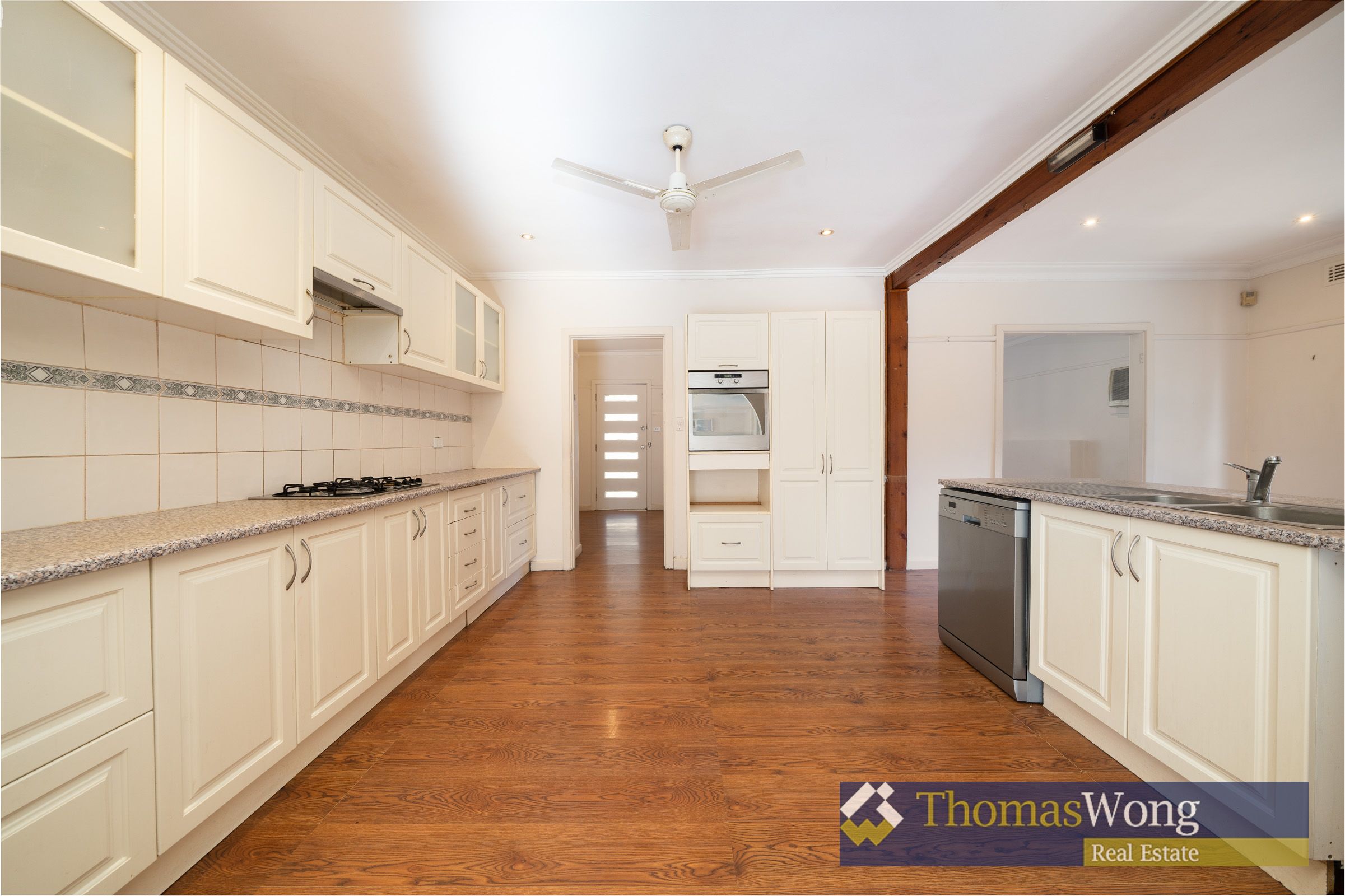 1401 North Road, Oakleigh East