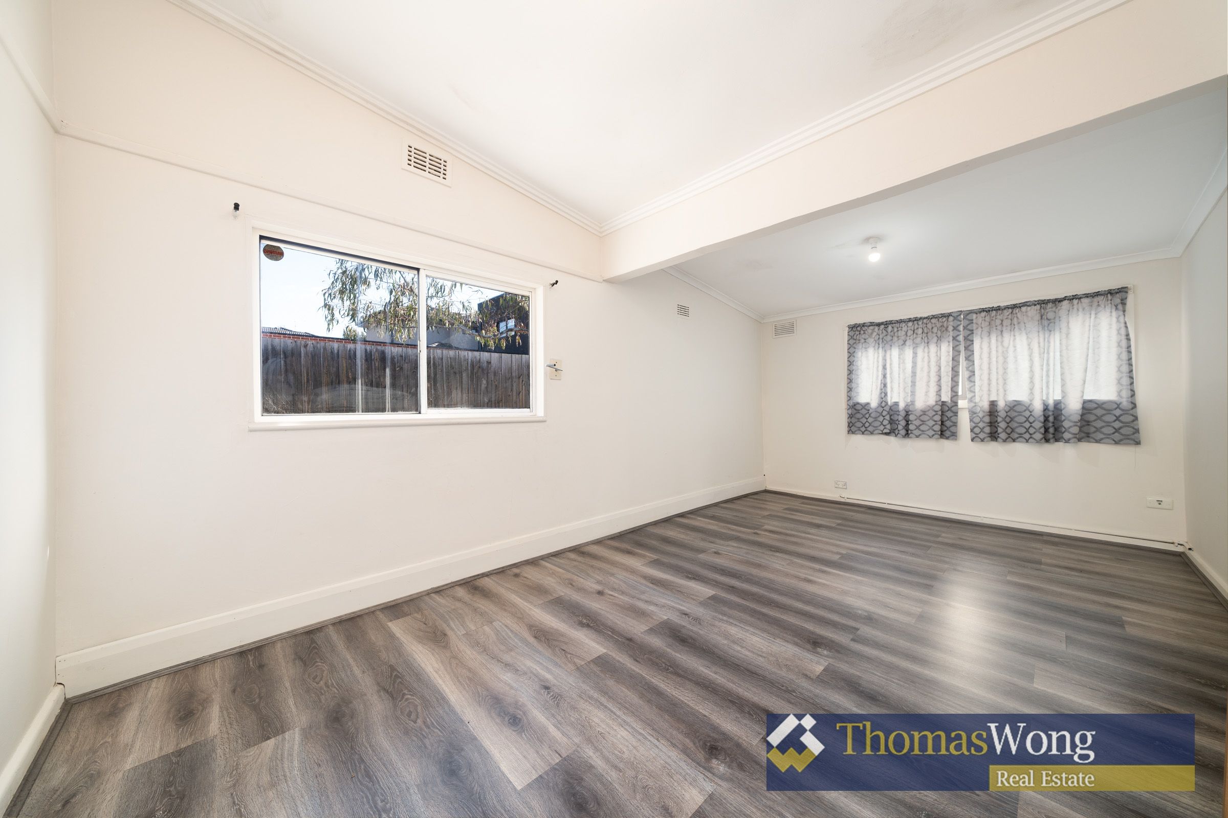 1401 North Road, Oakleigh East
