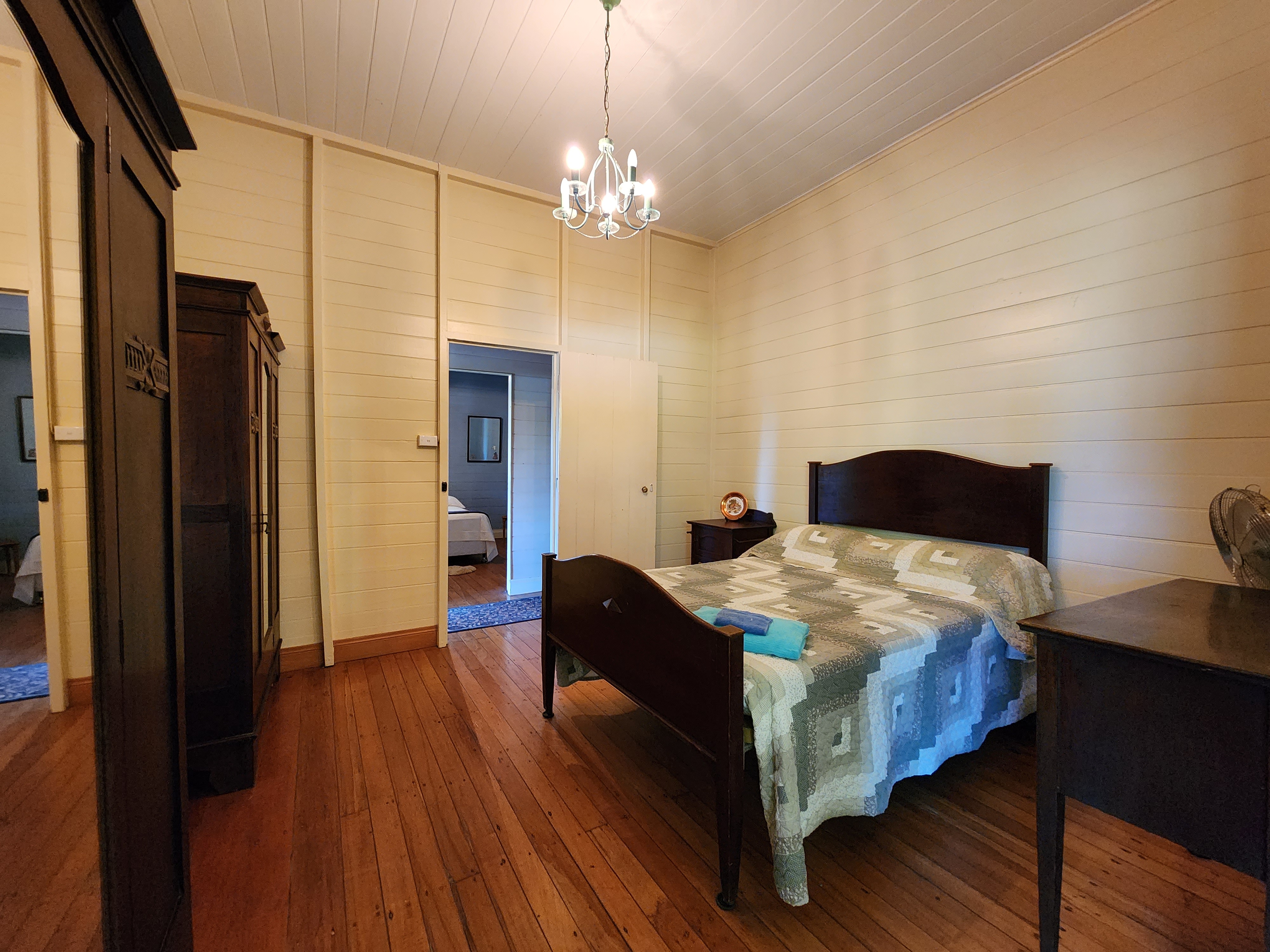 29 Fifth Avenue, Atherton