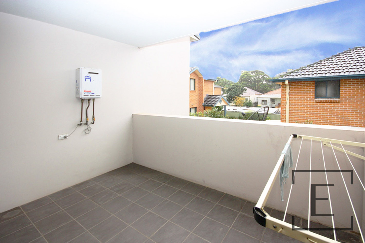 8 / 47 Henley Road, Homebush West