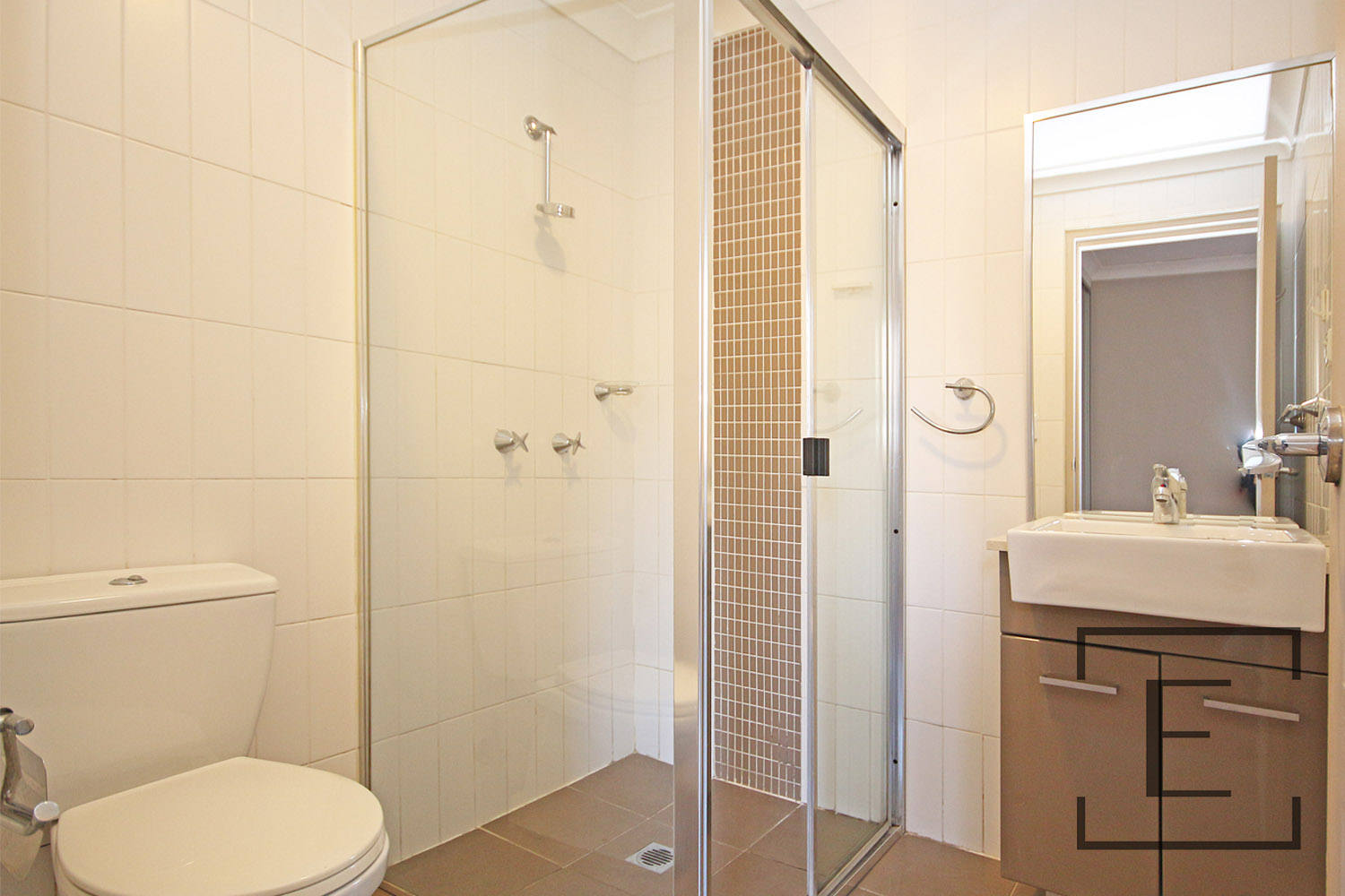 8 / 47 Henley Road, Homebush West