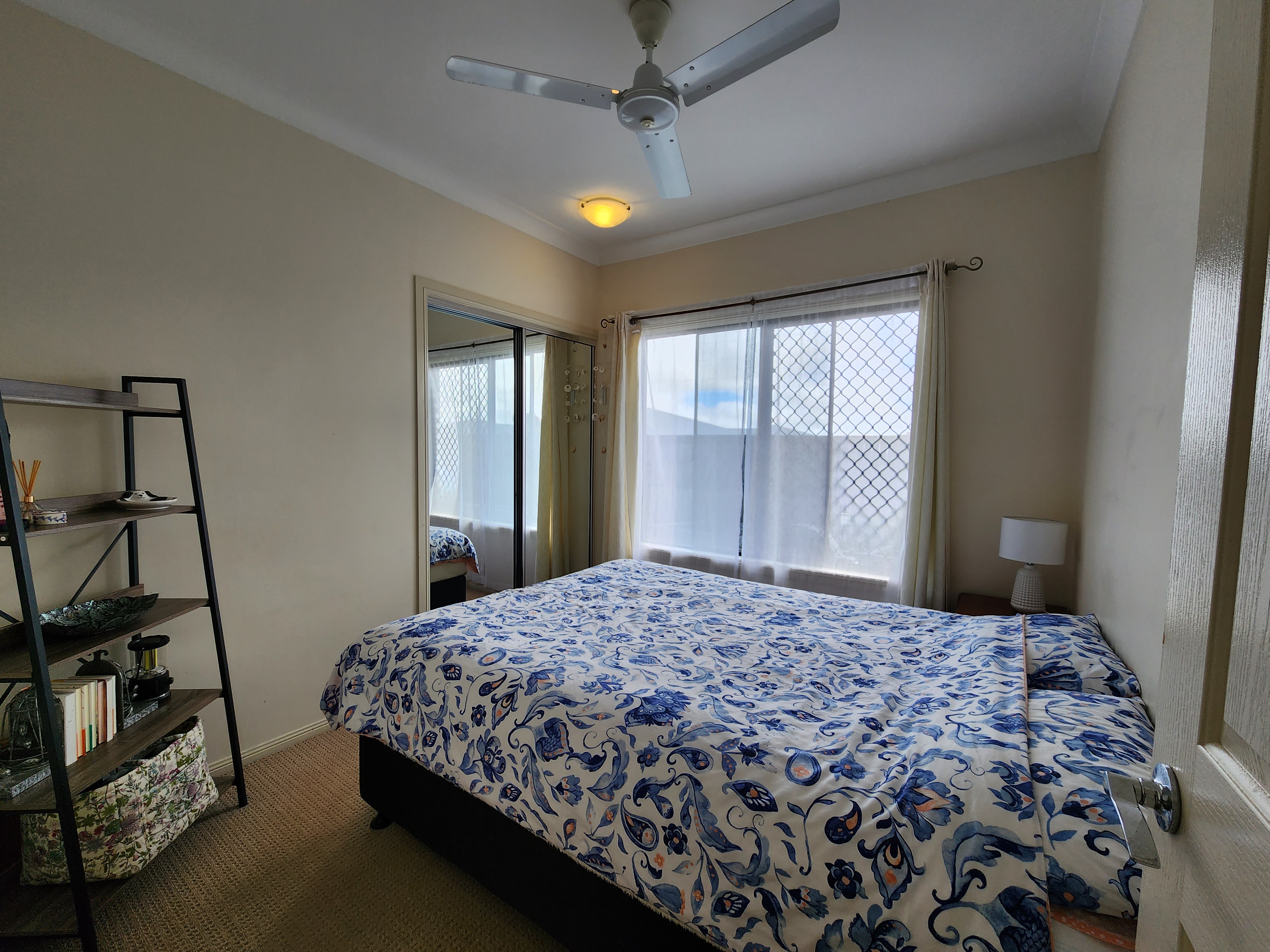 38 Neal Street, Atherton