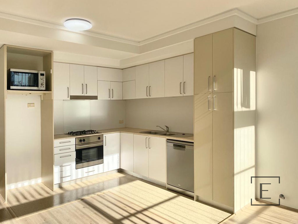 302E / 138 Carillon Avenue, Newtown